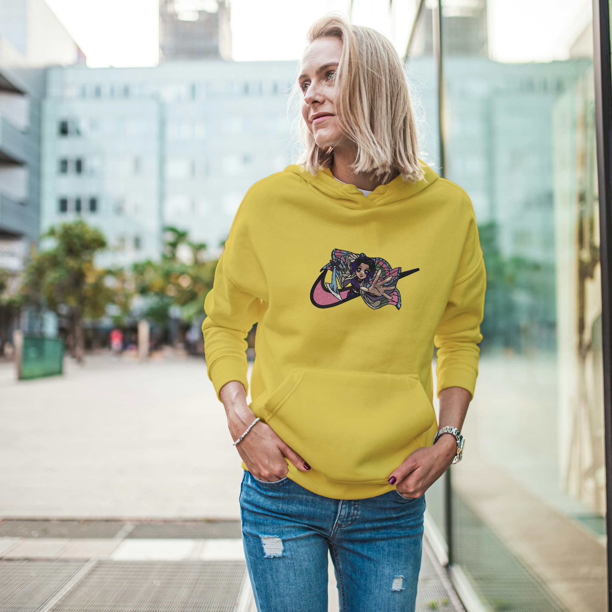 Felpa Ricamata Unisex Con Cappuccio – Morbida e Confortevole – Design Swoosh Shinobu