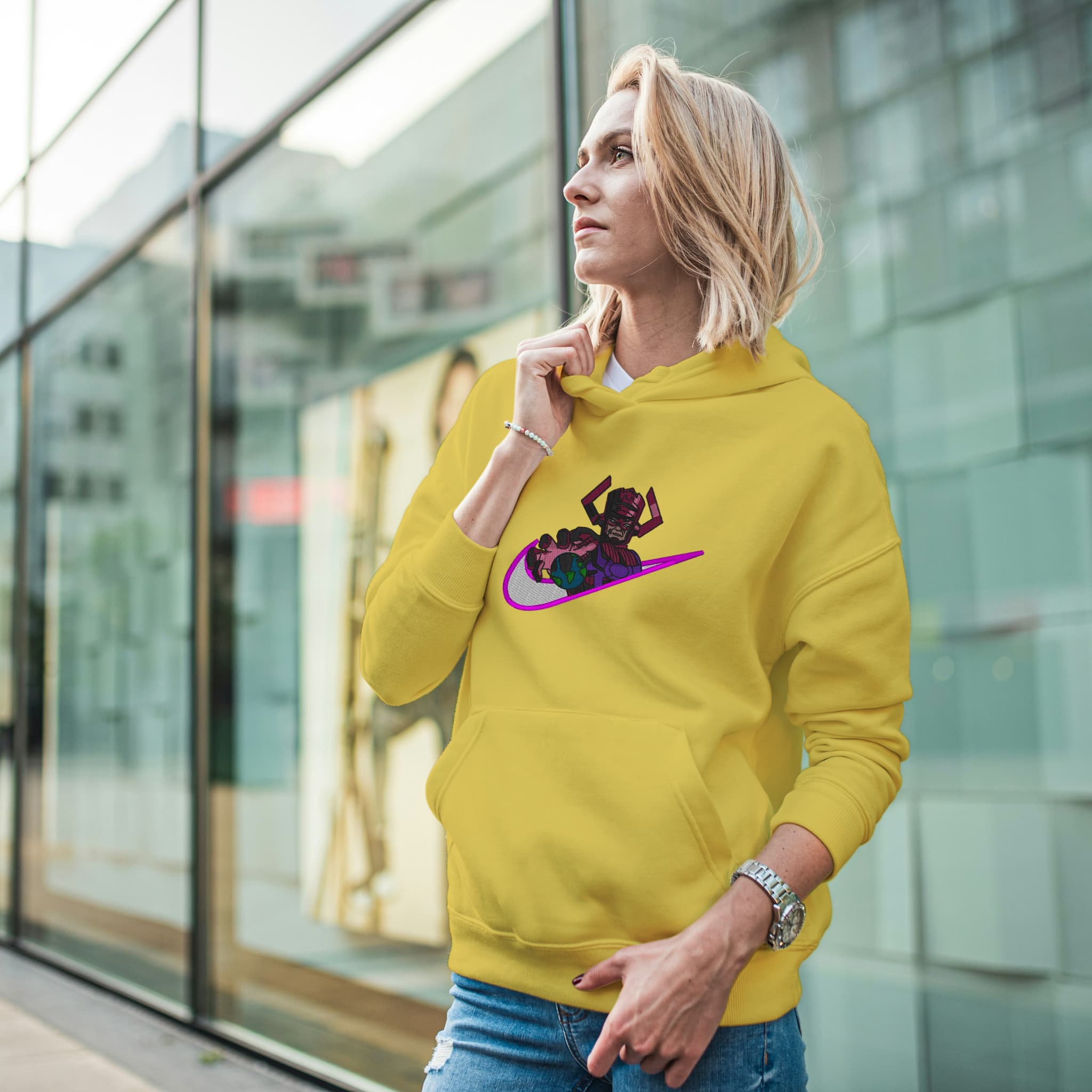 Felpa Ricamata Unisex Con Cappuccio – Morbida e Confortevole – Design Swoosh Galactus