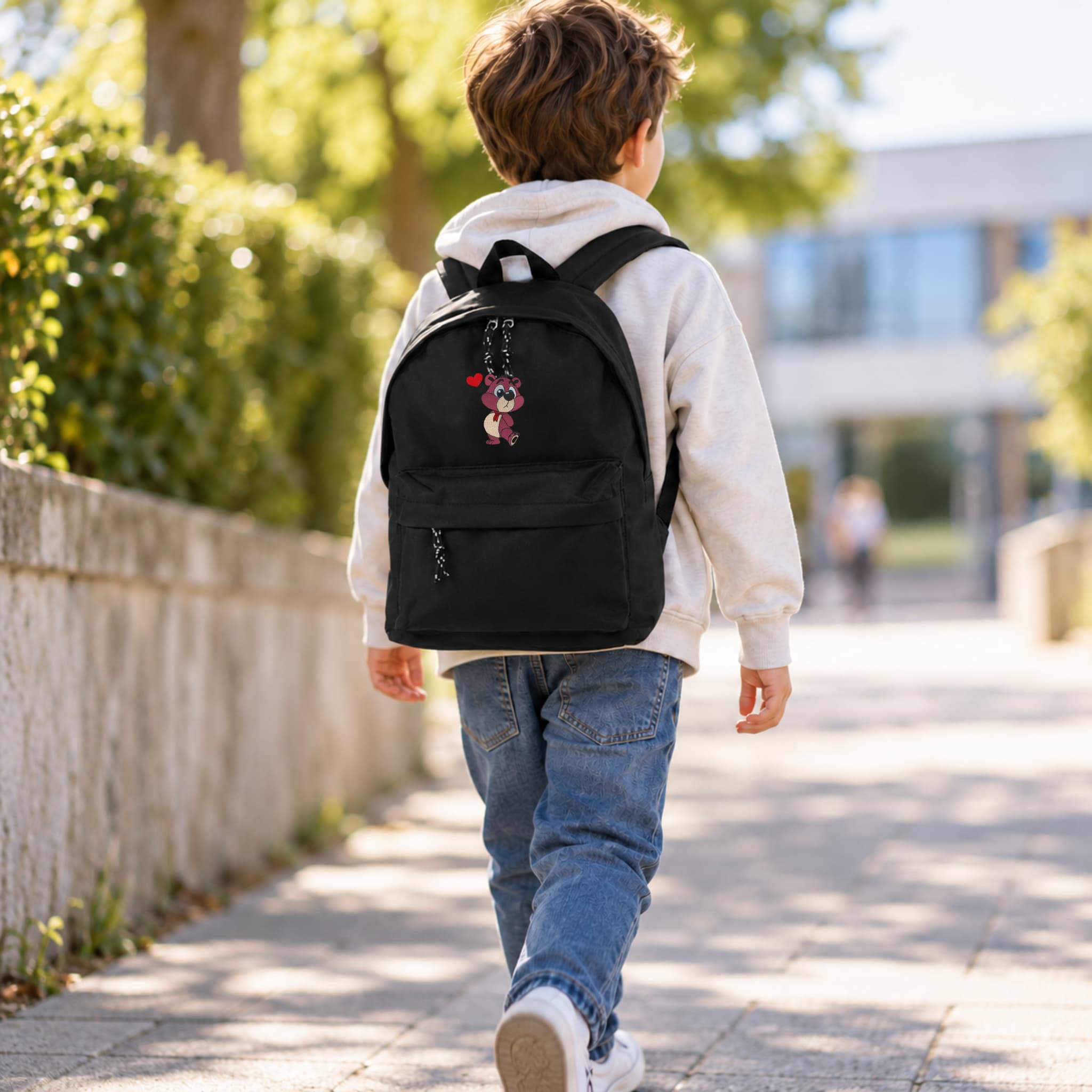 Mochila Infantil de Poliéster 600D 28x38x12 cm – Respaldo Acolchado y Tirantes Ajustables - Diseño Bordado de Osito con Corazón