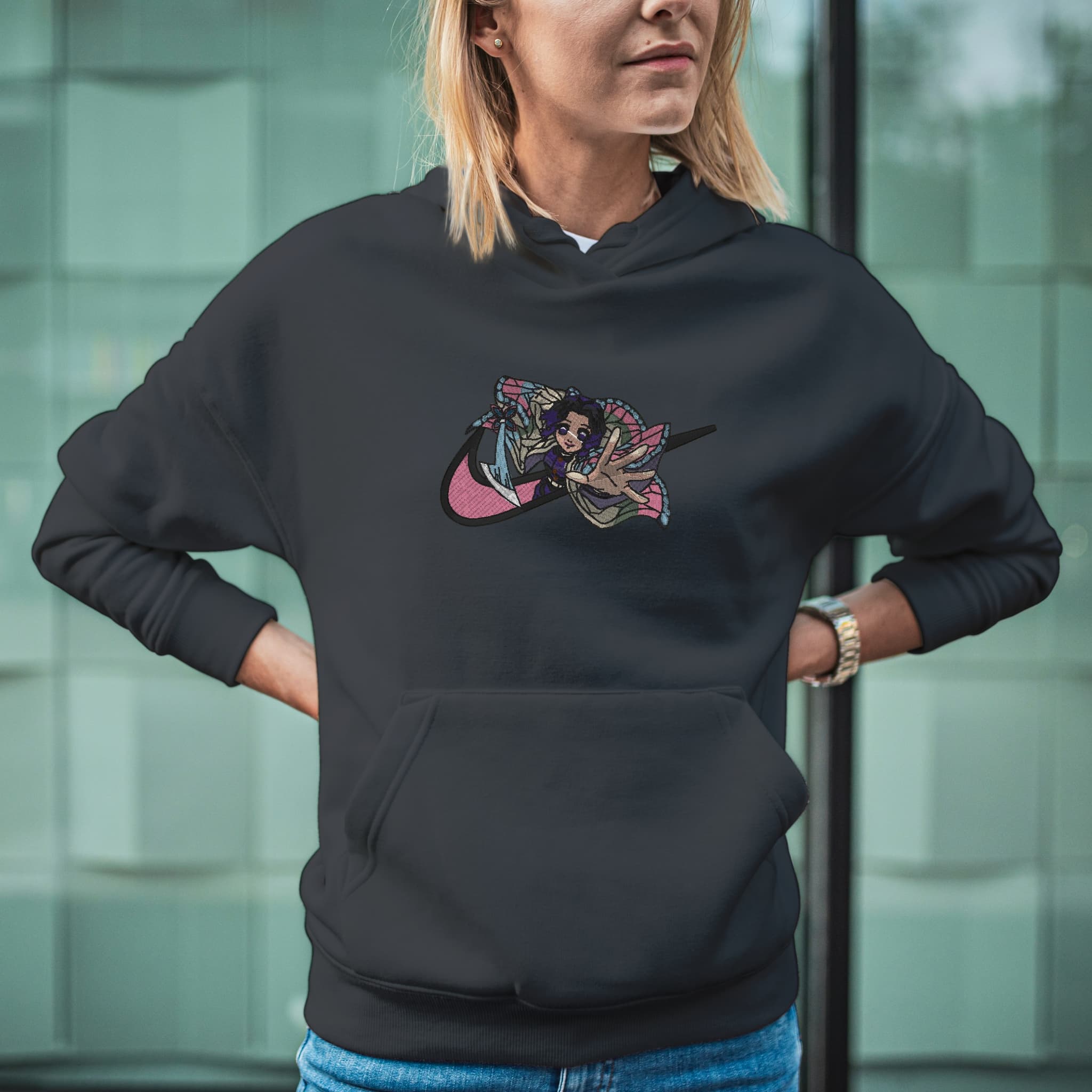Felpa Ricamata Unisex Con Cappuccio – Morbida e Confortevole – Design Swoosh Shinobu