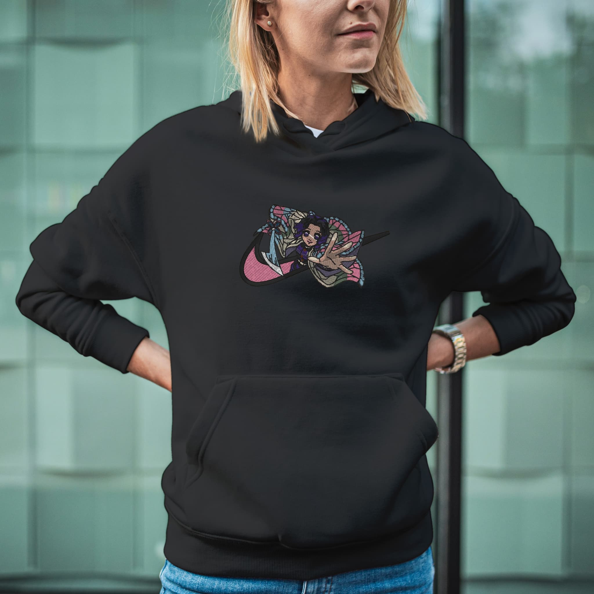 Felpa Ricamata Unisex Con Cappuccio – Morbida e Confortevole – Design Swoosh Shinobu