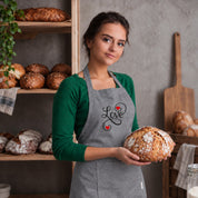Grembiule in Cotone Riciclato o Poliestere e Cotone – Sostenibile e Pratico – Cucina e Lavoro – Design Ricamato Scritta Love con Cuori