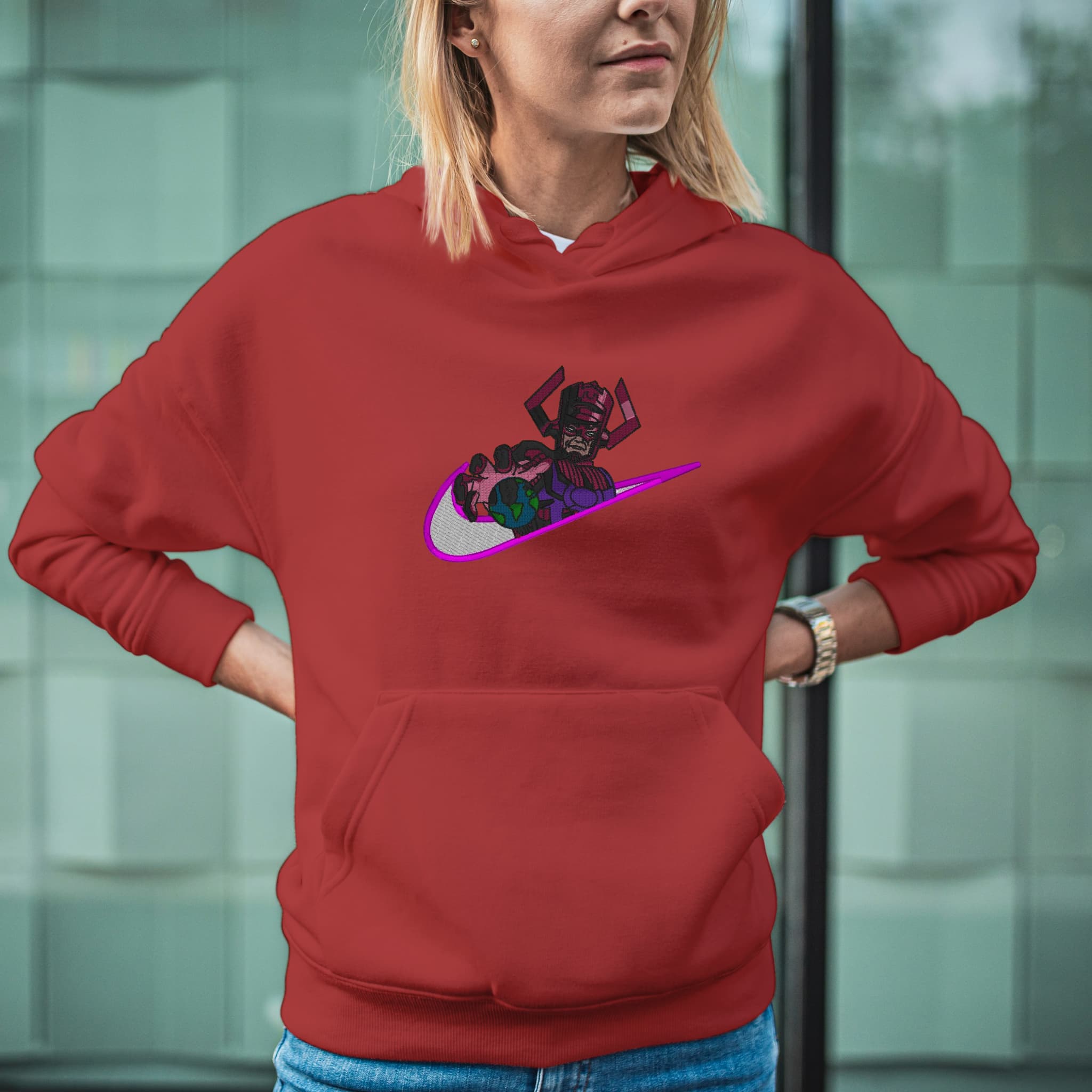 Felpa Ricamata Unisex Con Cappuccio – Morbida e Confortevole – Design Swoosh Galactus