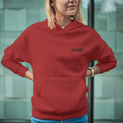 Felpa Ricamata Unisex Con Cappuccio – Morbida e Confortevole – Design Zampina Cagnolino + Battito cardiaco