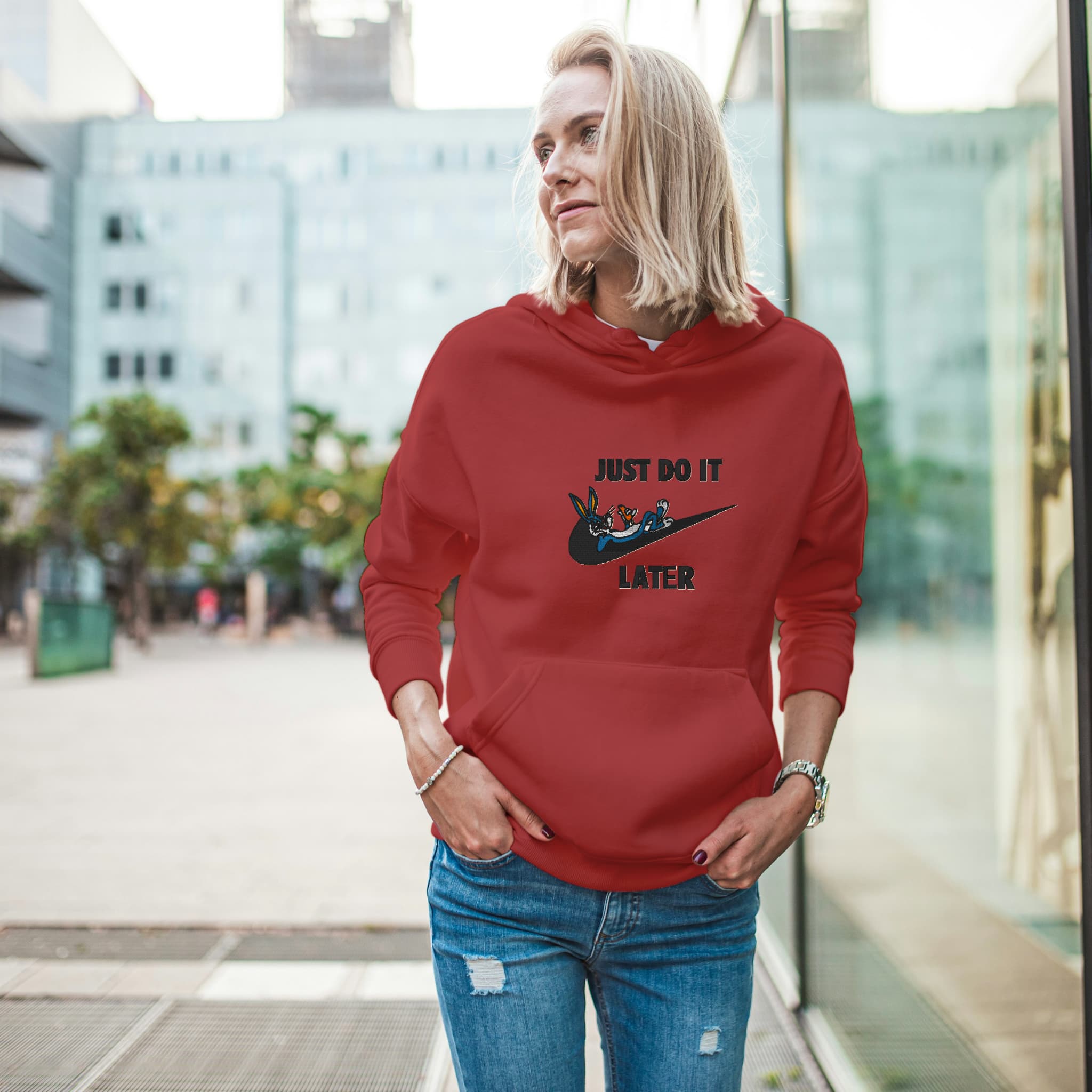 Felpa Ricamata Unisex Con Cappuccio – Morbida e Confortevole – Design Just do it Later con B.Bunny