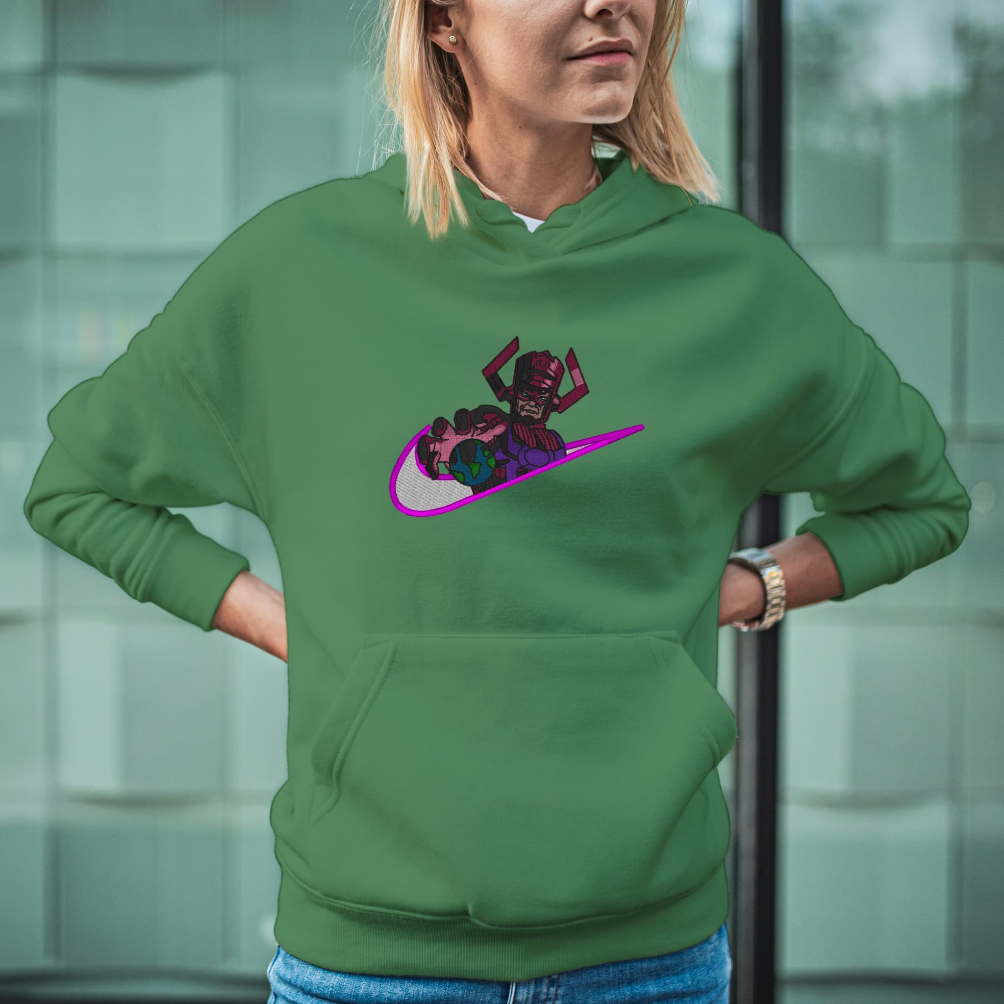 Felpa Ricamata Unisex Con Cappuccio – Morbida e Confortevole – Design Swoosh Galactus
