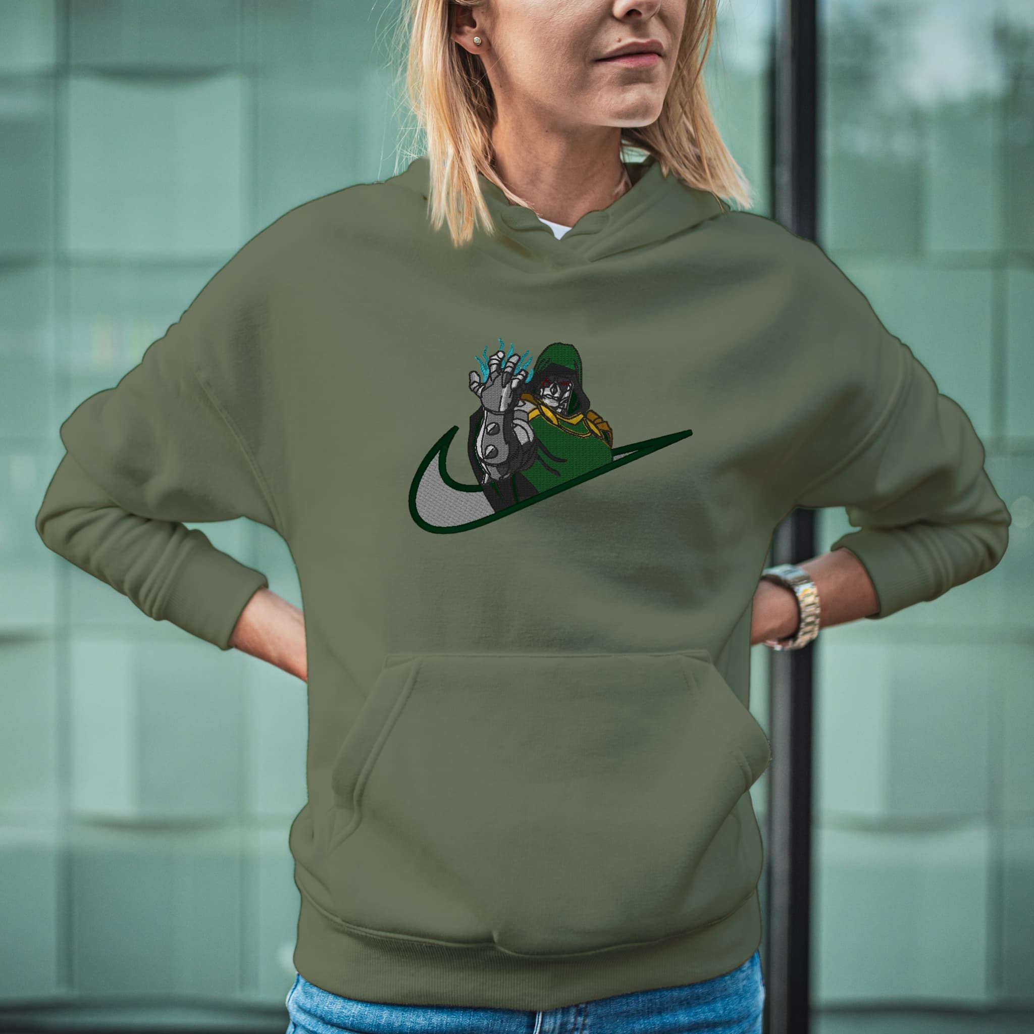 Felpa Ricamata Unisex Con Cappuccio – Morbida e Confortevole – Design Swoosh Dr Doom