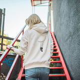 Felpa Ricamata sulla schiena Con Cappuccio Unisex – Morbida e Confortevole – Design Astronauta Con altalena sulla luna