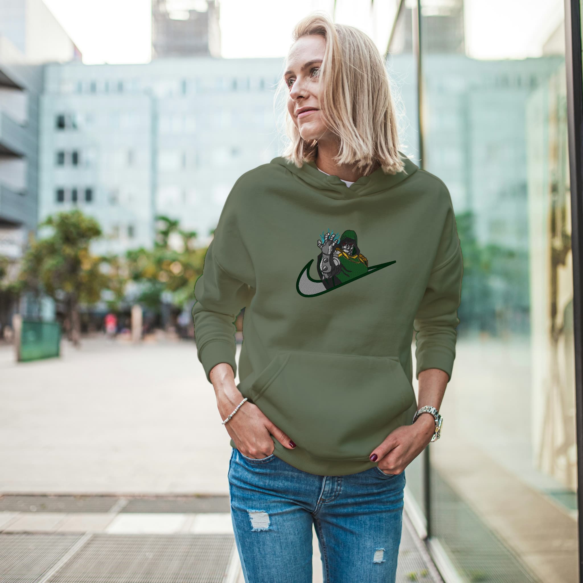 Felpa Ricamata Unisex Con Cappuccio – Morbida e Confortevole – Design Swoosh Dr Doom