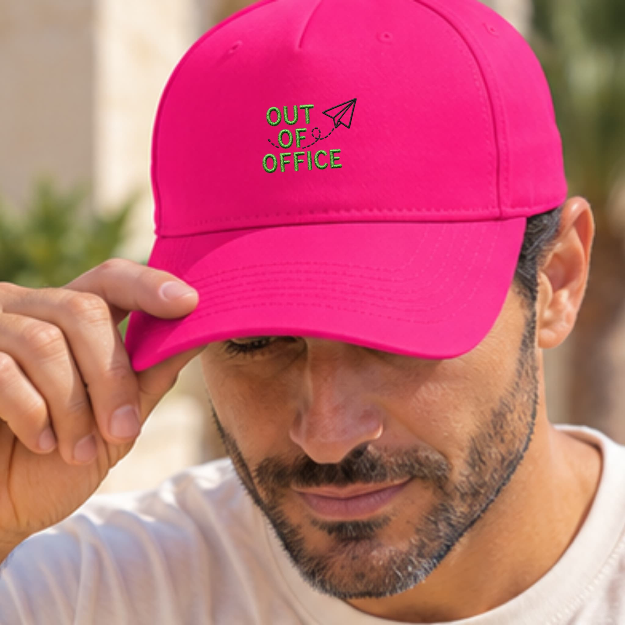 Cappellino Ricamato Unisex Da Baseball Regolabile – Design Out off office con logo aereo