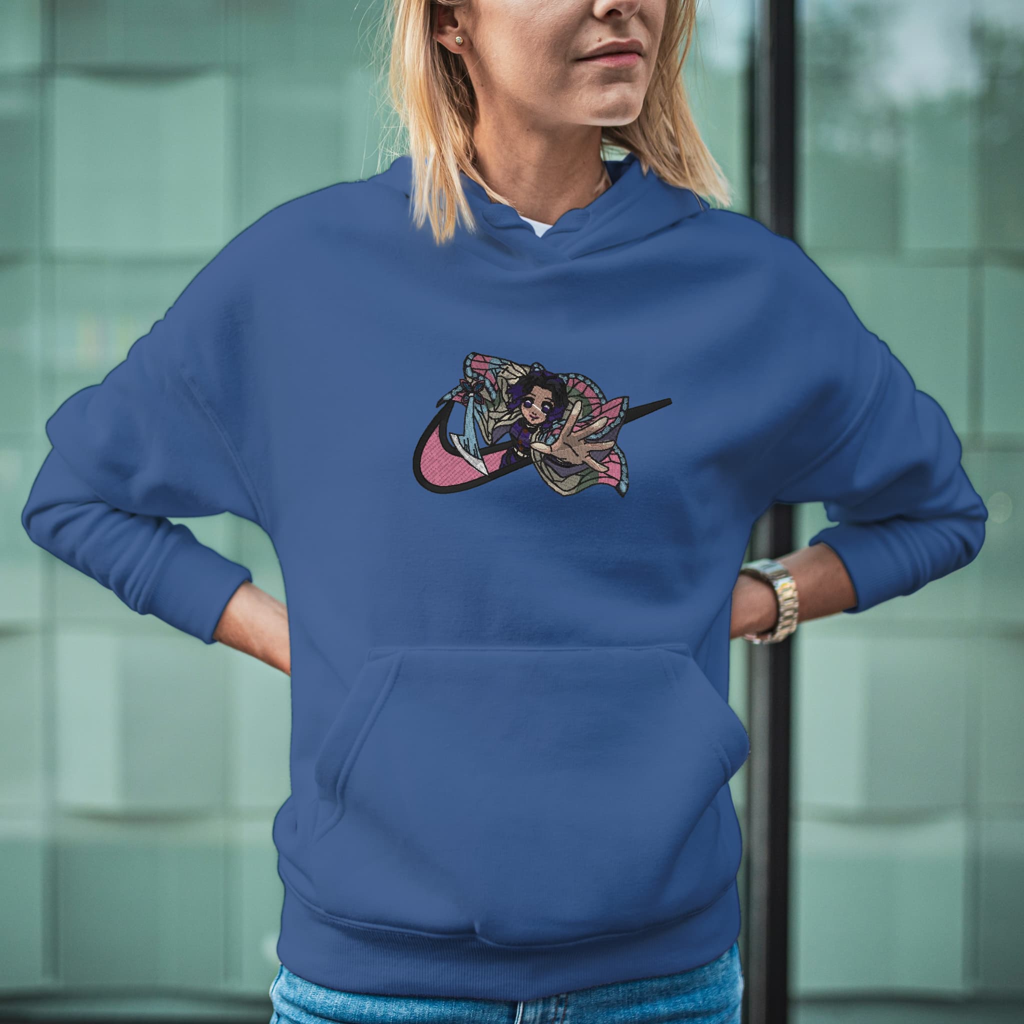 Felpa Ricamata Unisex Con Cappuccio – Morbida e Confortevole – Design Swoosh Shinobu