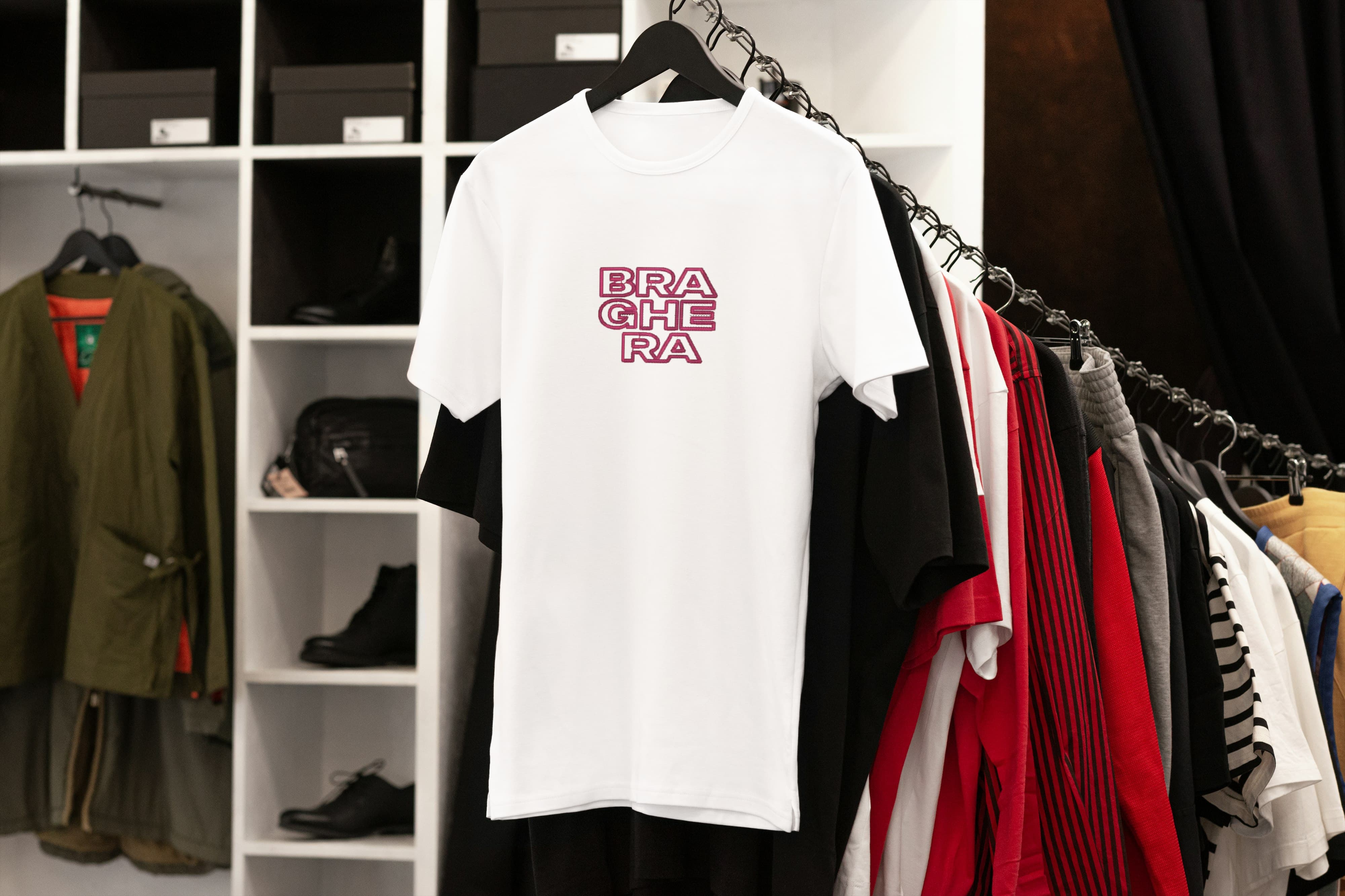 T-Shirt Unisex Ricamata 100% Cotone – Confortevole – Design Braghera Effetto Outline