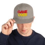 Cappellino Ricamato Unisex Snapback Regolabile – Design Game Over-Biiply