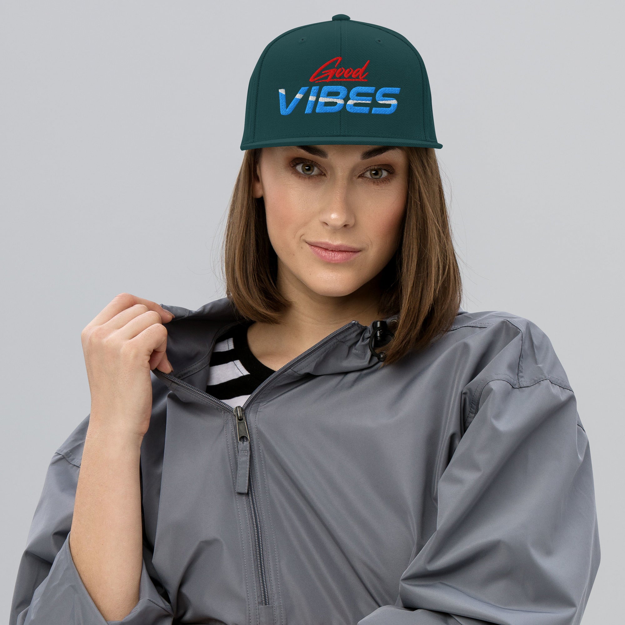 Cappellino Ricamato Unisex Snapback Regolabile – Design Good Vibes-Biiply