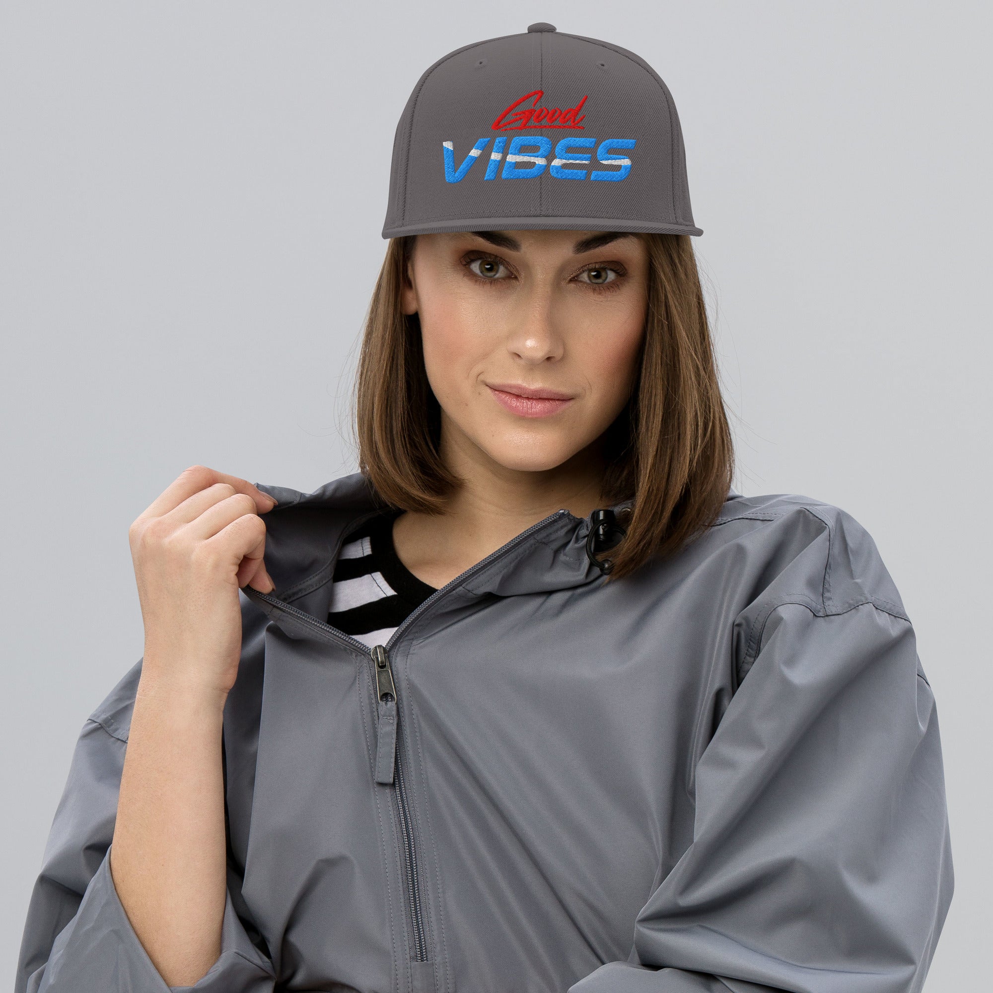 Cappellino Ricamato Unisex Snapback Regolabile – Design Good Vibes-Biiply