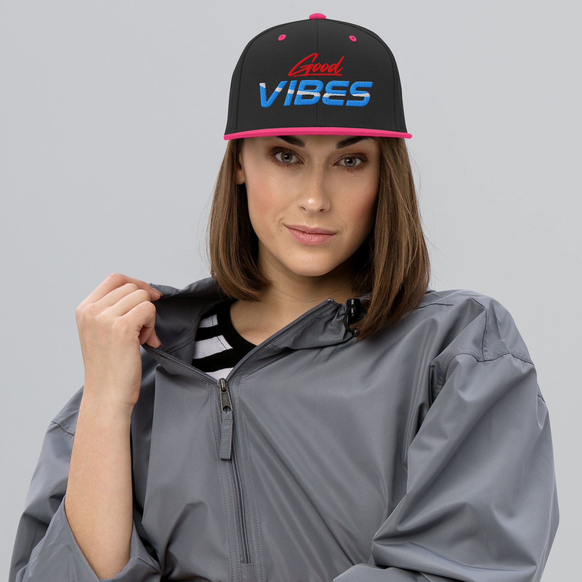 Cappellino Ricamato Unisex Snapback Regolabile – Design Good Vibes-Biiply