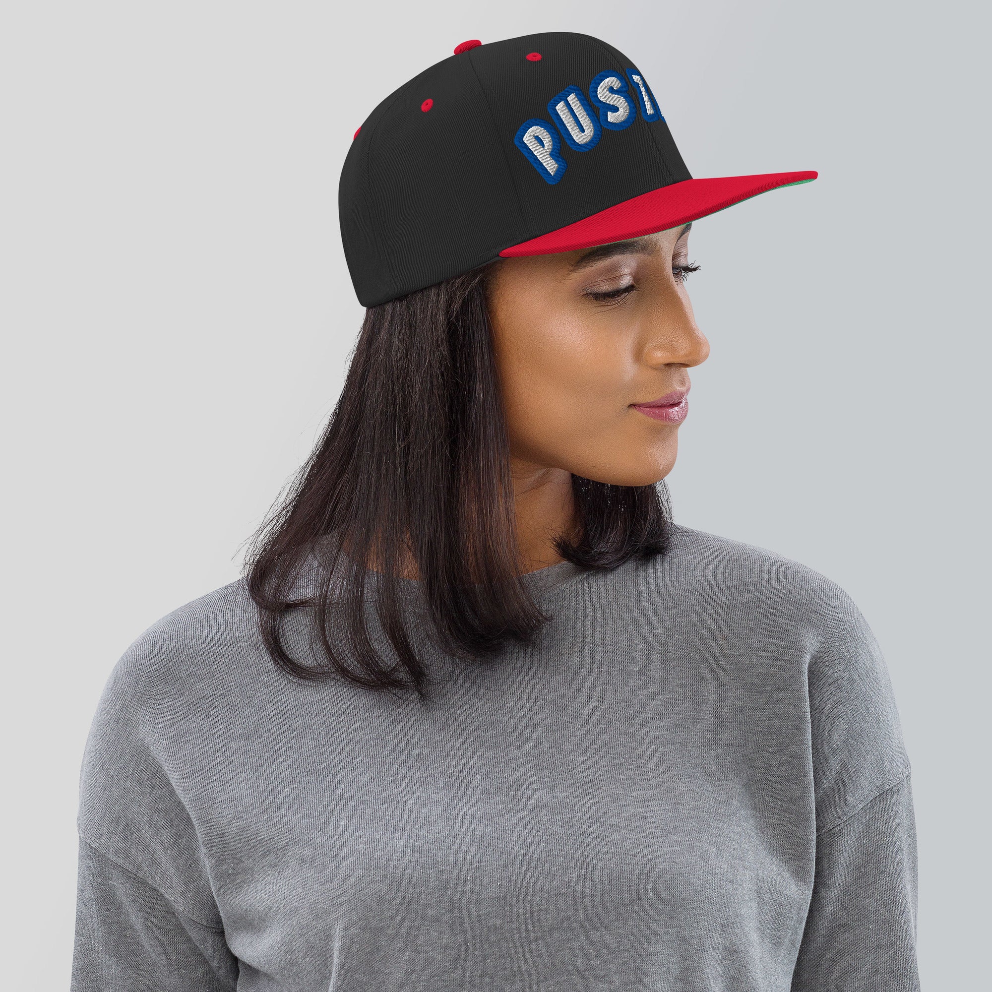 Cappellino Ricamato Unisex Snapback Regolabile – Design Pustaz-Biiply