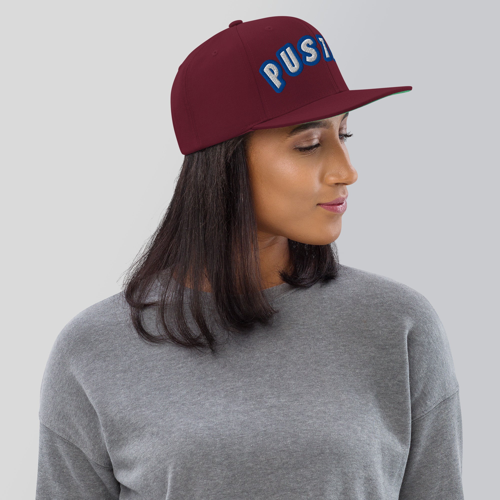 Cappellino Ricamato Unisex Snapback Regolabile – Design Pustaz-Biiply