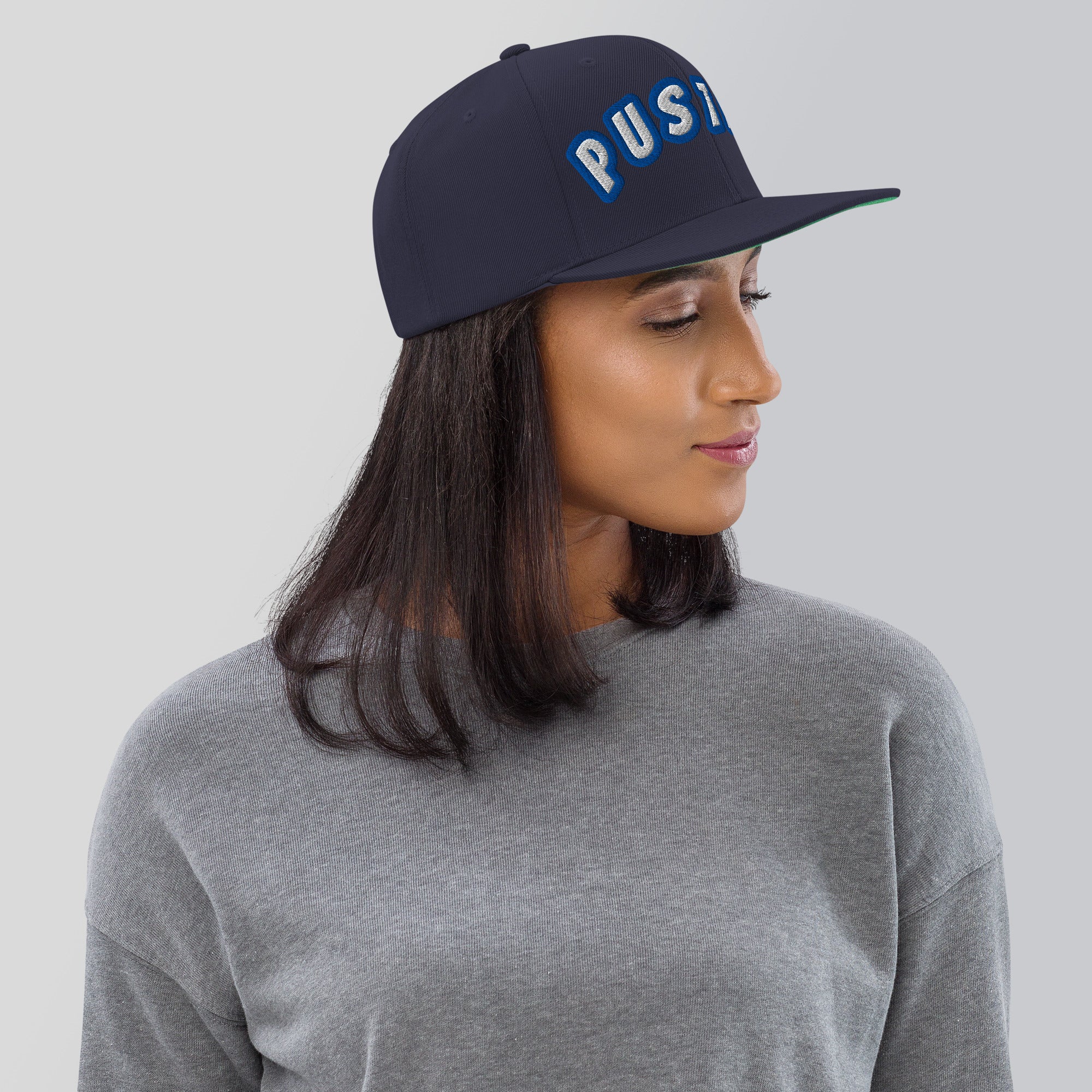 Cappellino Ricamato Unisex Snapback Regolabile – Design Pustaz-Biiply