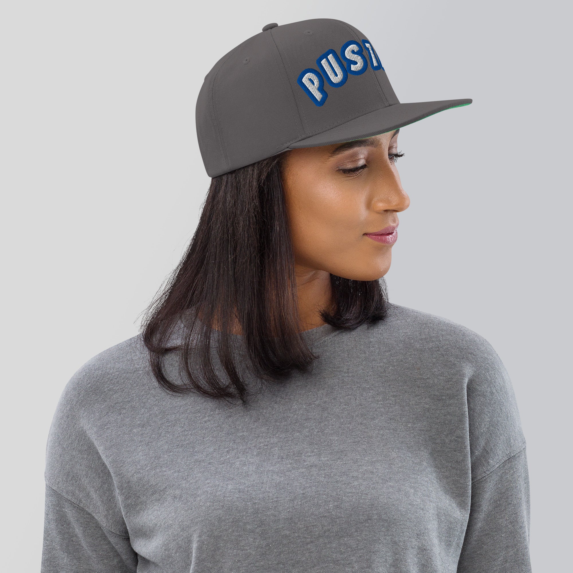 Cappellino Ricamato Unisex Snapback Regolabile – Design Pustaz-Biiply