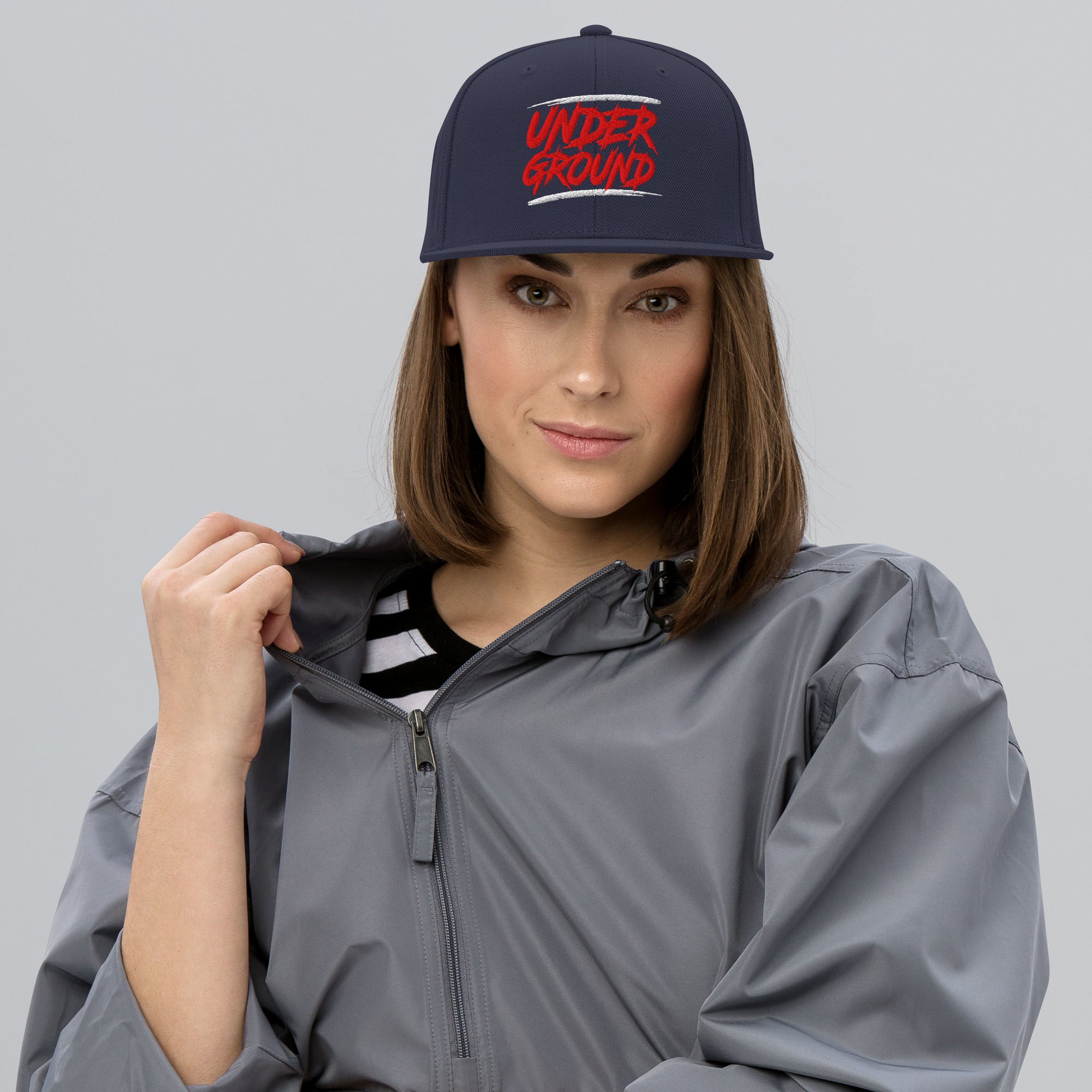 Cappellino Ricamato Unisex Snapback Regolabile – Design Under Ground-Biiply
