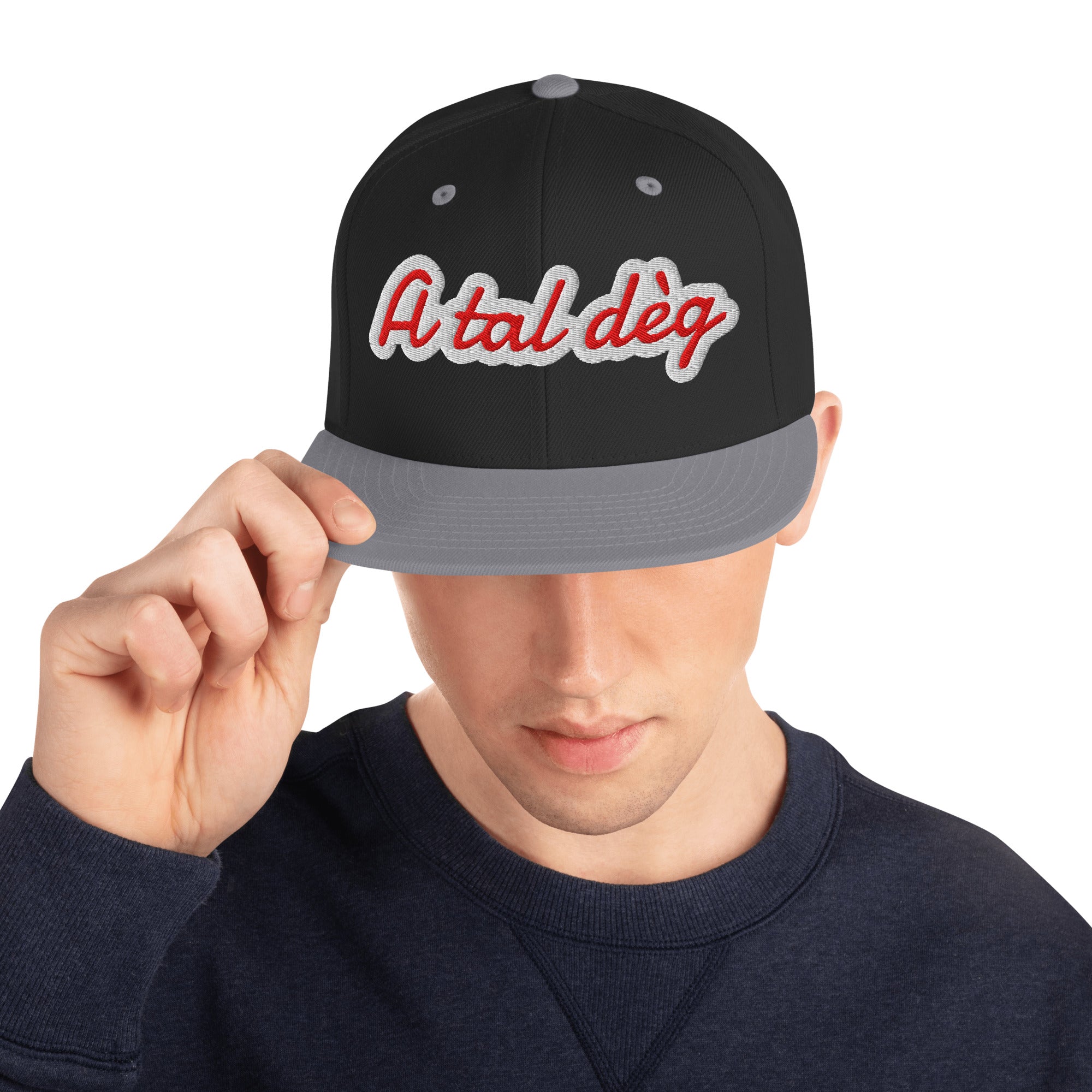Cappello Ricamatato Visiera Piatta A Tal Dèg