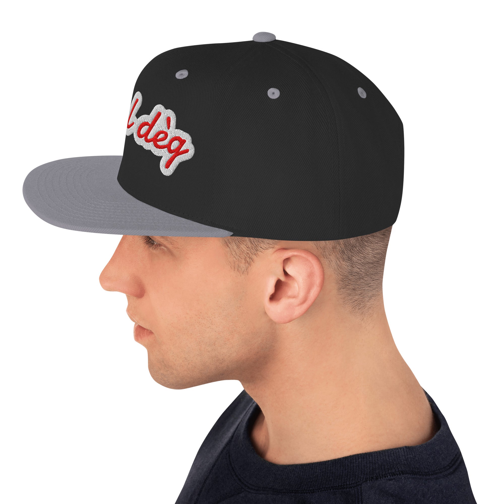 Cappello Ricamatato Visiera Piatta A Tal Dèg