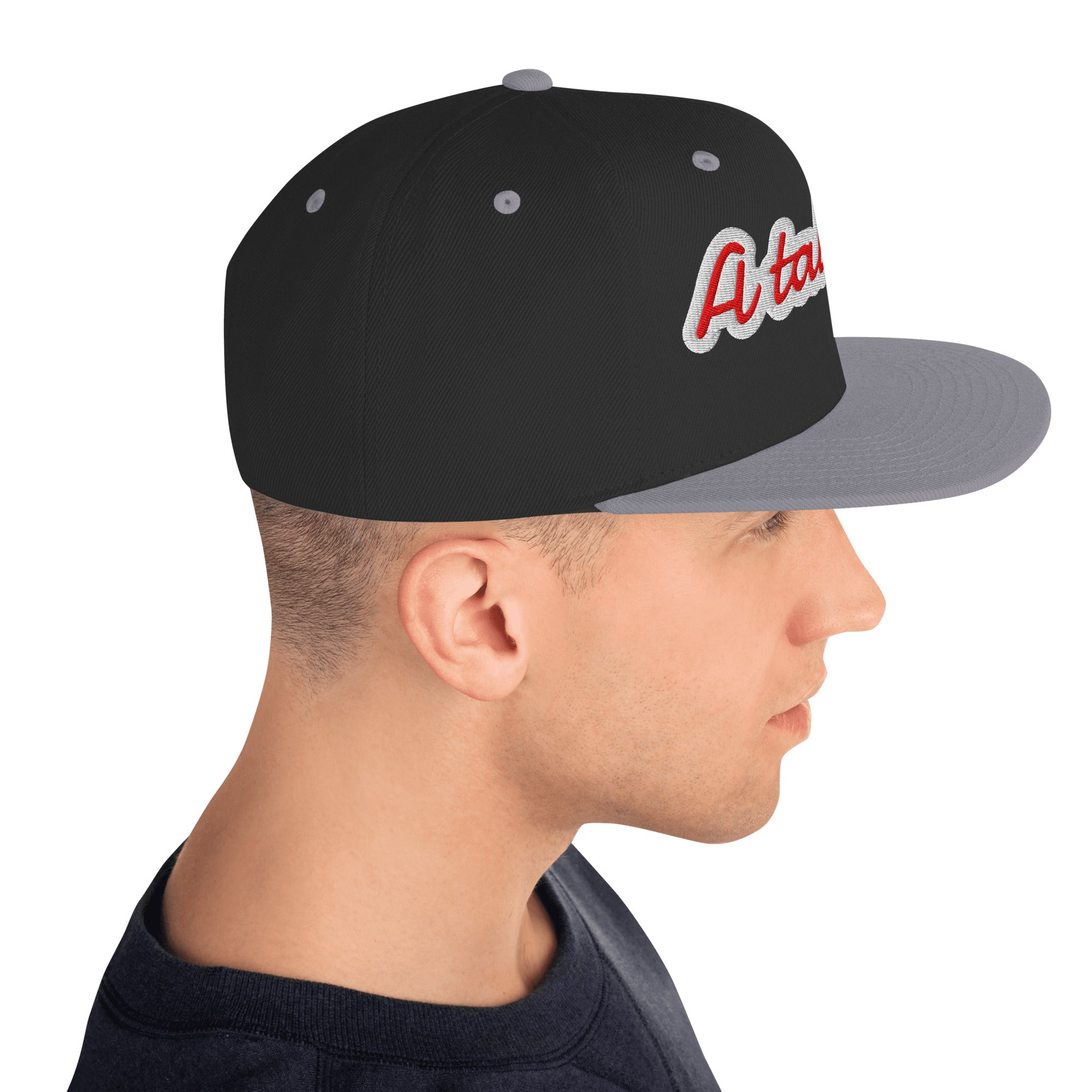 Cappello Ricamatato Visiera Piatta A Tal Dèg