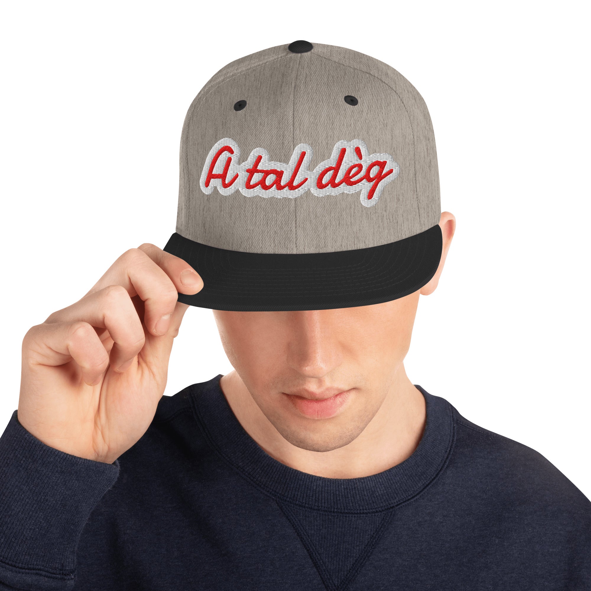 Cappello Ricamatato Visiera Piatta A Tal Dèg