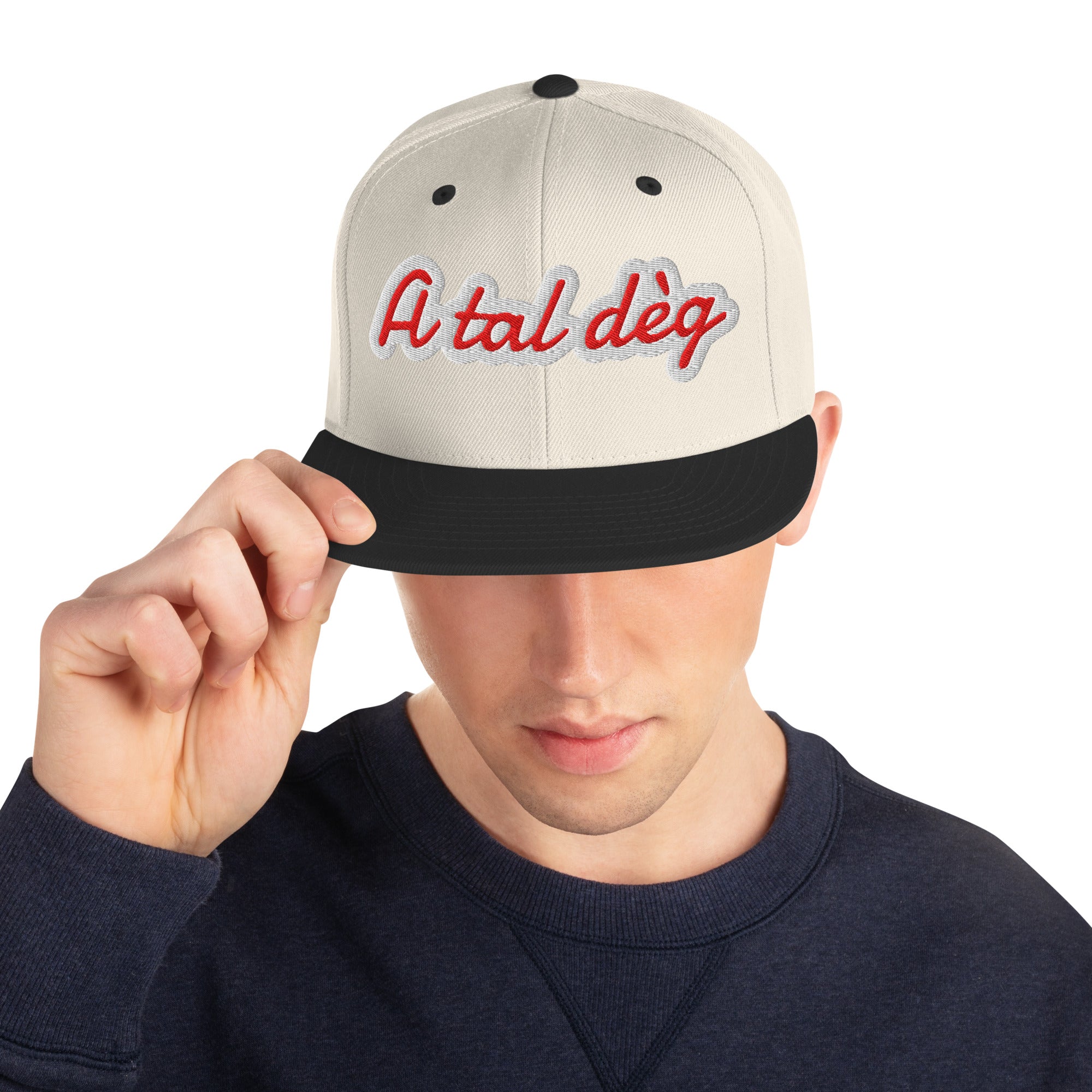 Cappello Ricamatato Visiera Piatta A Tal Dèg