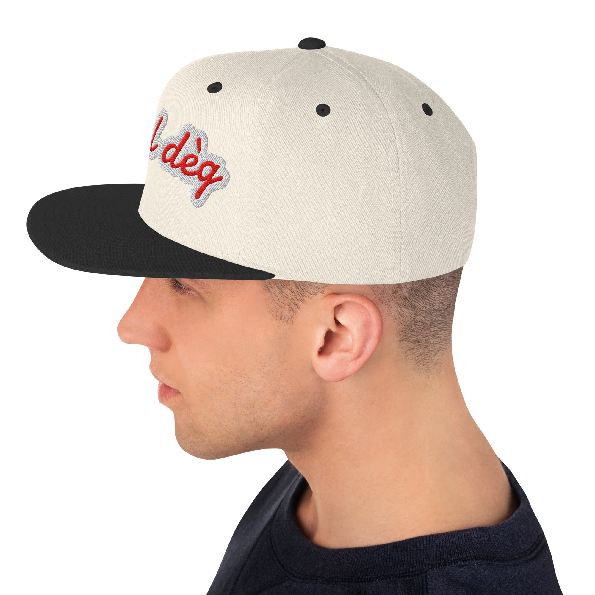 Cappello Ricamatato Visiera Piatta A Tal Dèg