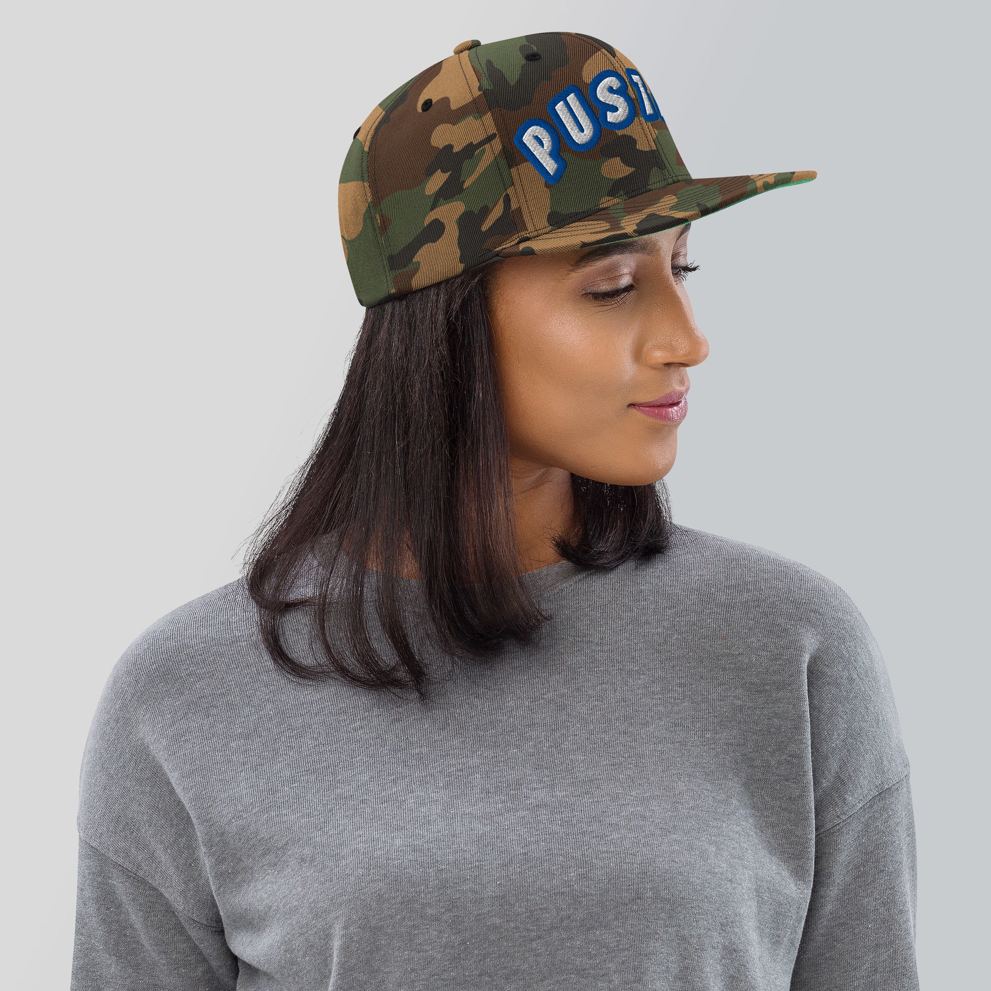 Cappello Ricamatato Visiera Piatta Pustaz