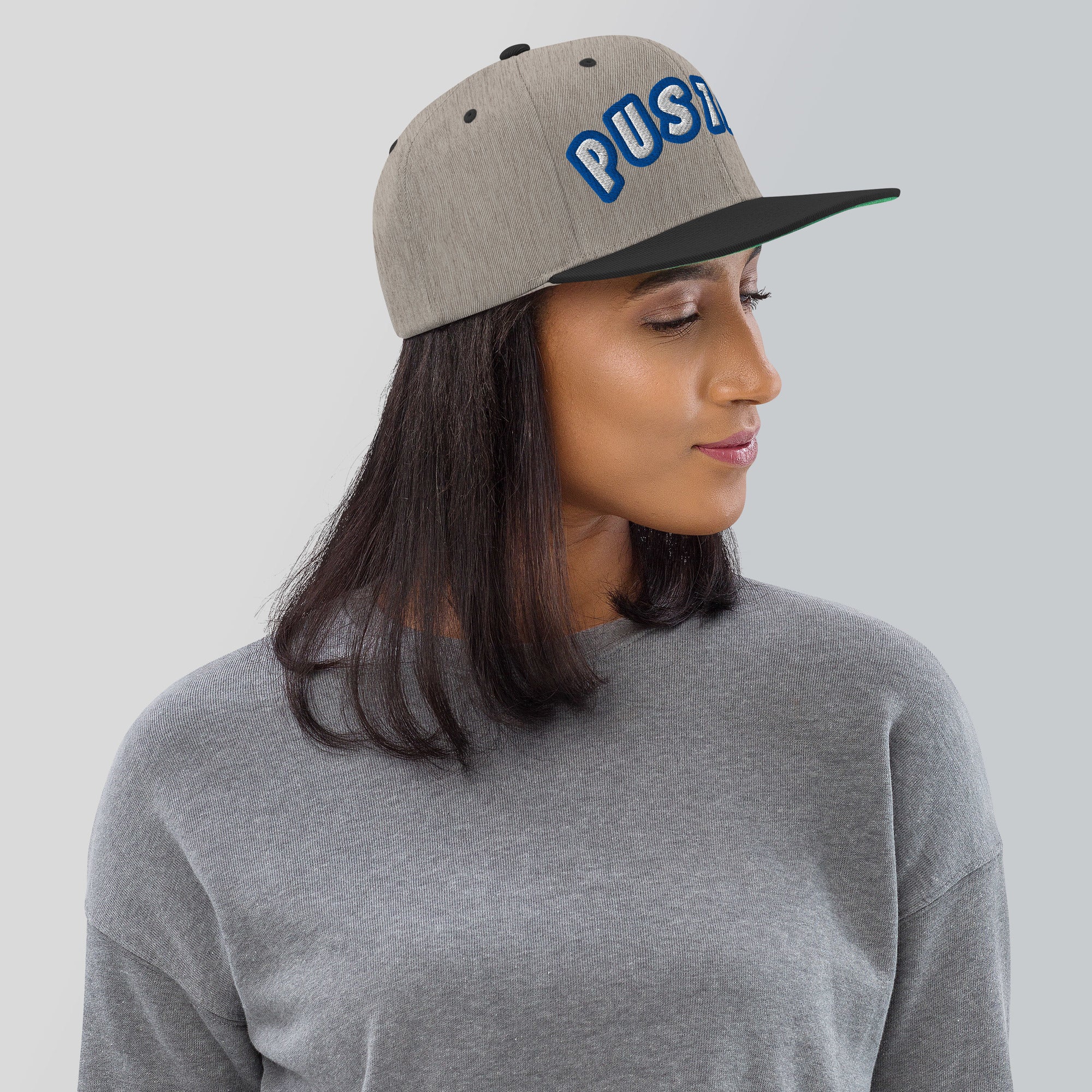 Cappello Ricamatato Visiera Piatta Pustaz