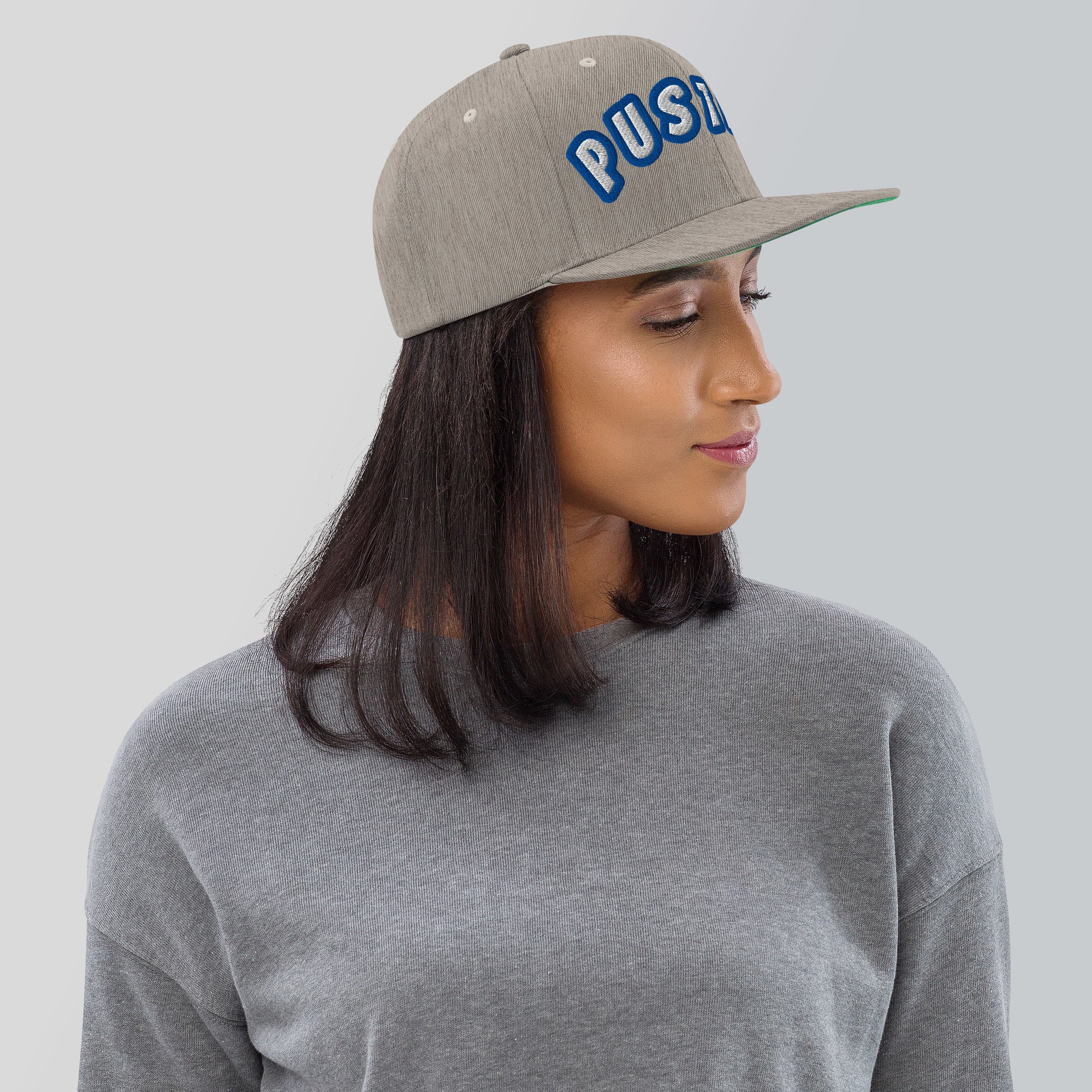 Cappello Ricamatato Visiera Piatta Pustaz