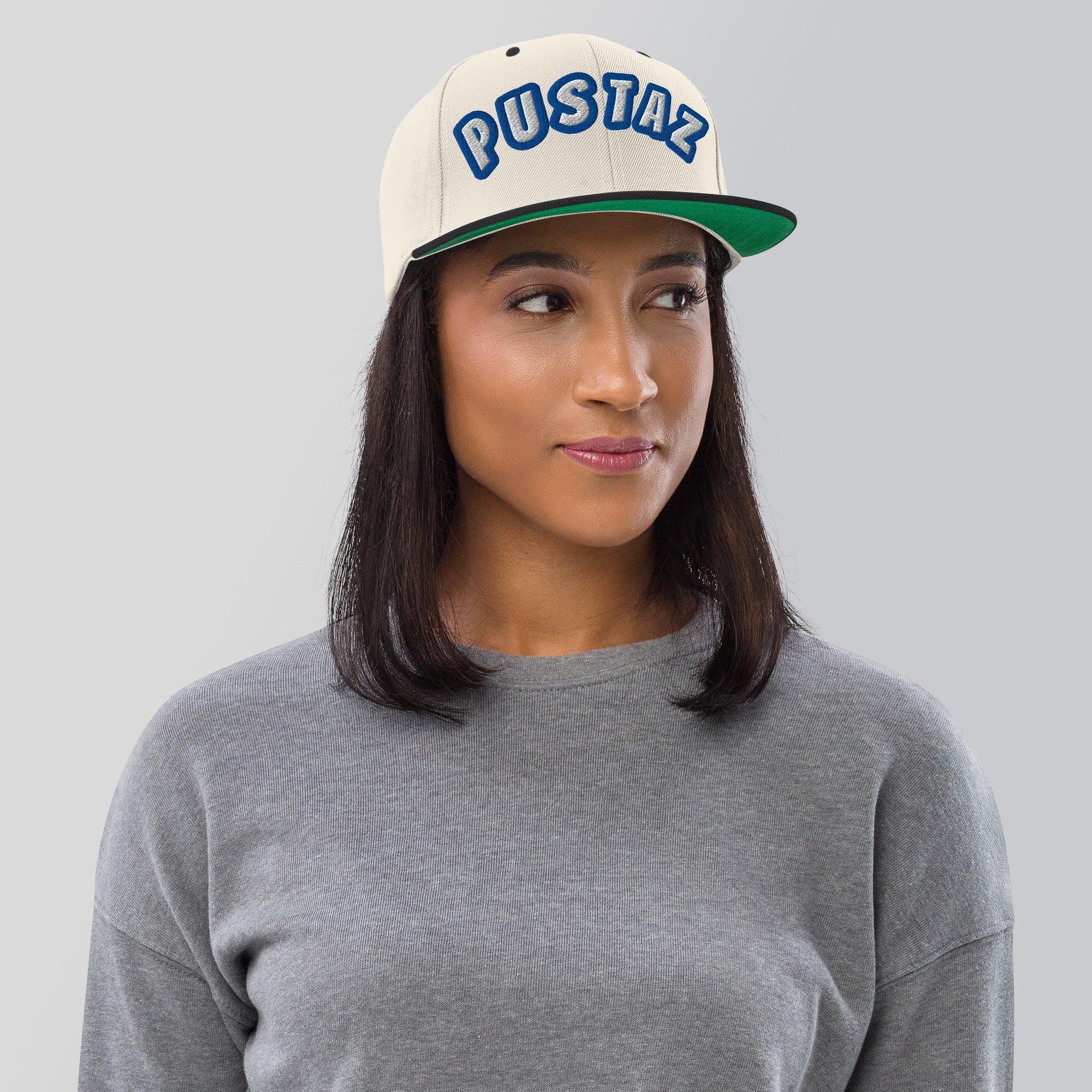 Cappello Ricamatato Visiera Piatta Pustaz
