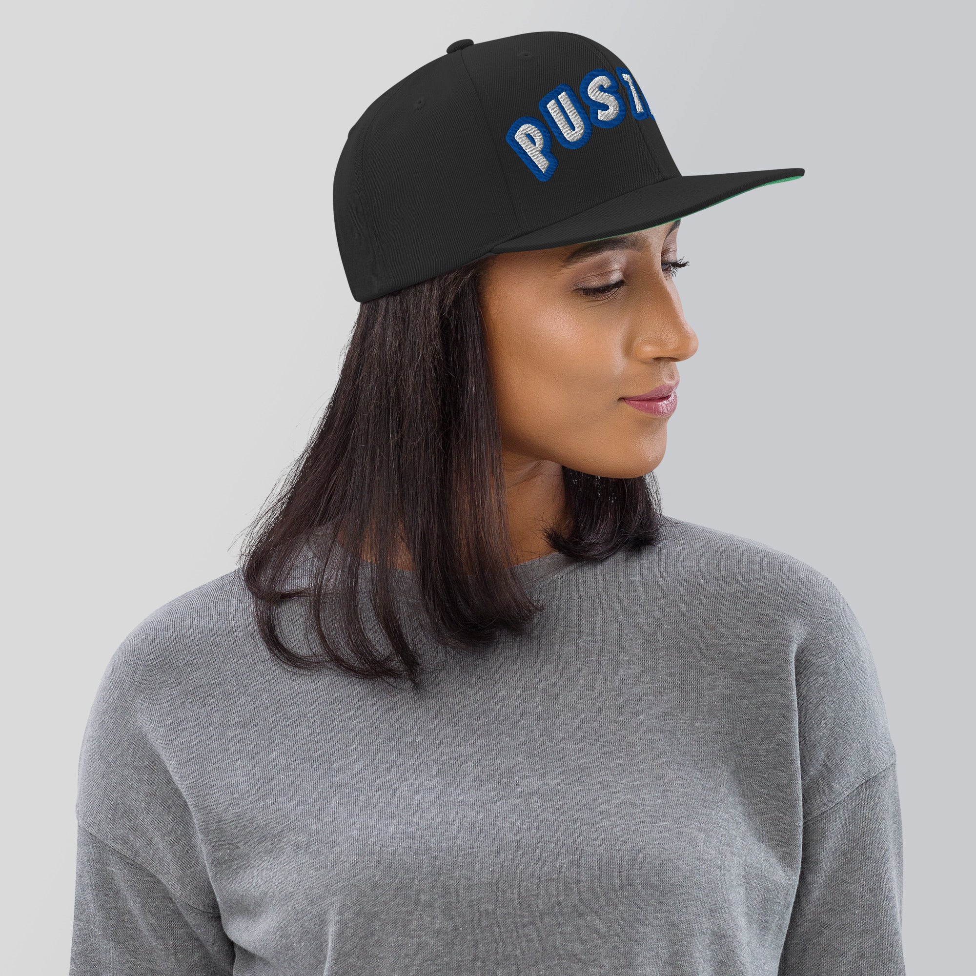 Cappello Ricamatato Visiera Piatta Pustaz