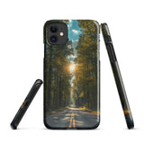 Cover iPhone Resistente – Compatibile con Ricarica Wireless – Design Tree Lined Street