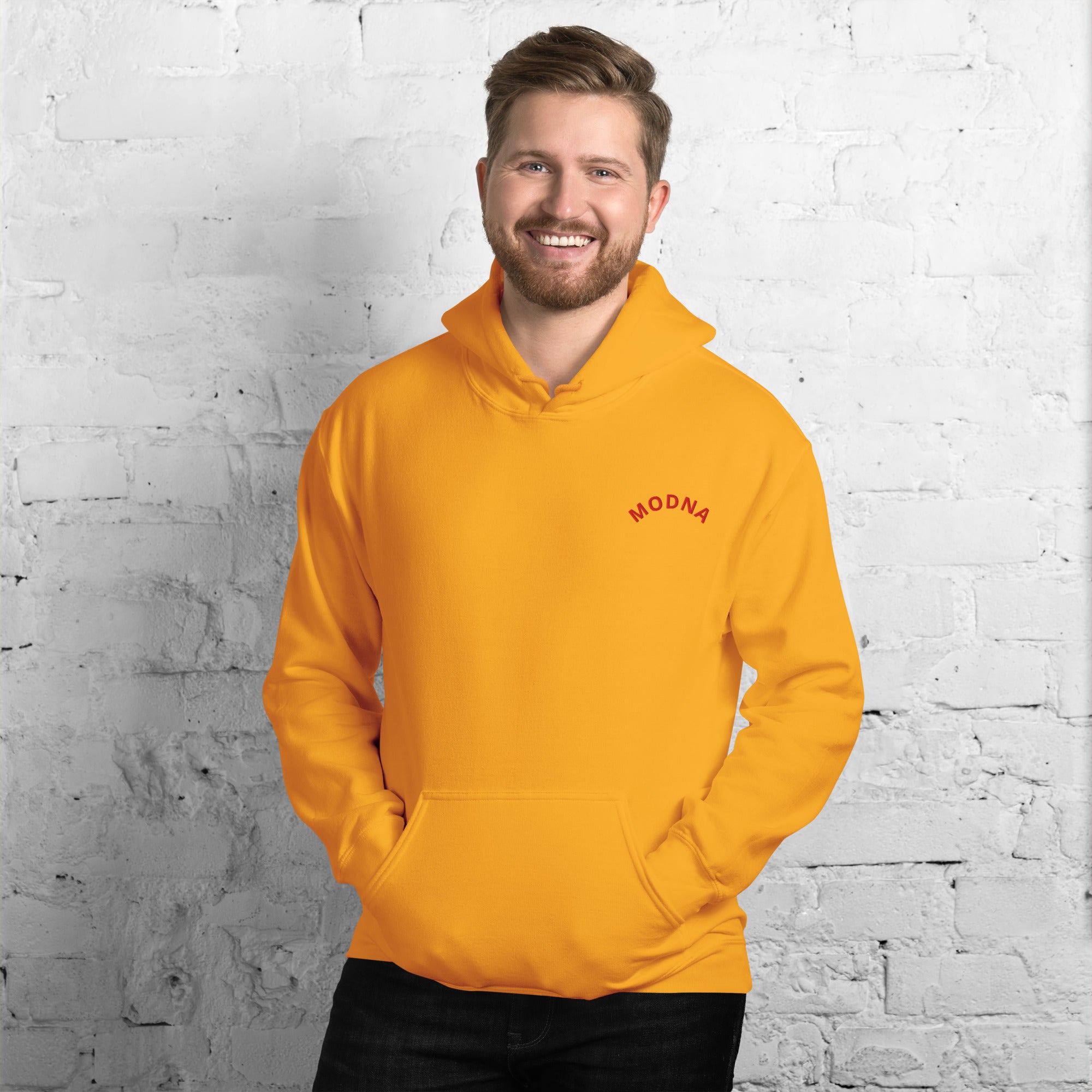 Felpa Ricamata Unisex – Morbida con Cappuccio e Tasca Frontale – Stile Streetwear – Modna