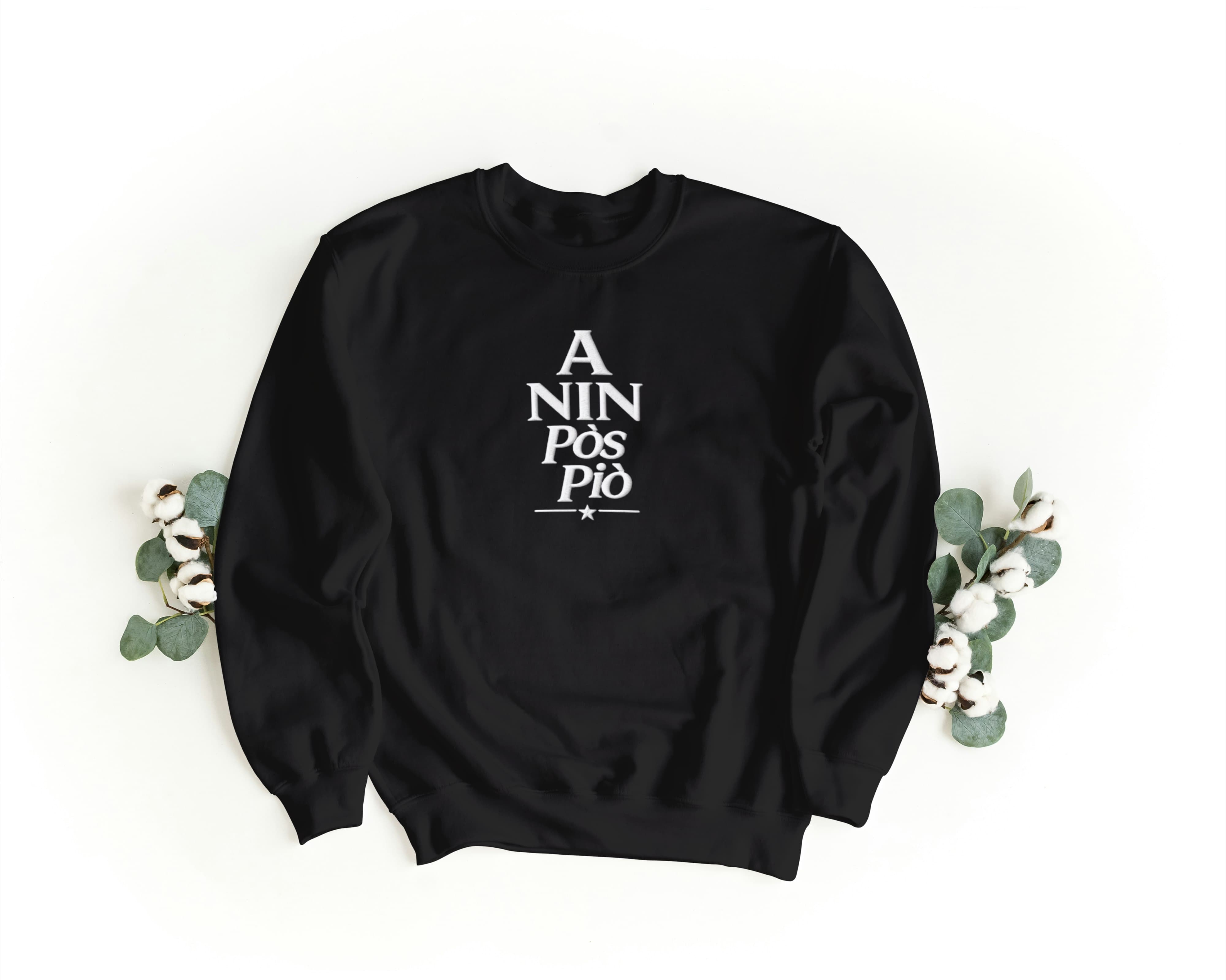 Felpa Ricamata Unisex a Girocollo – Morbida e Confortevole – Design A Nin pos piò-Biiply