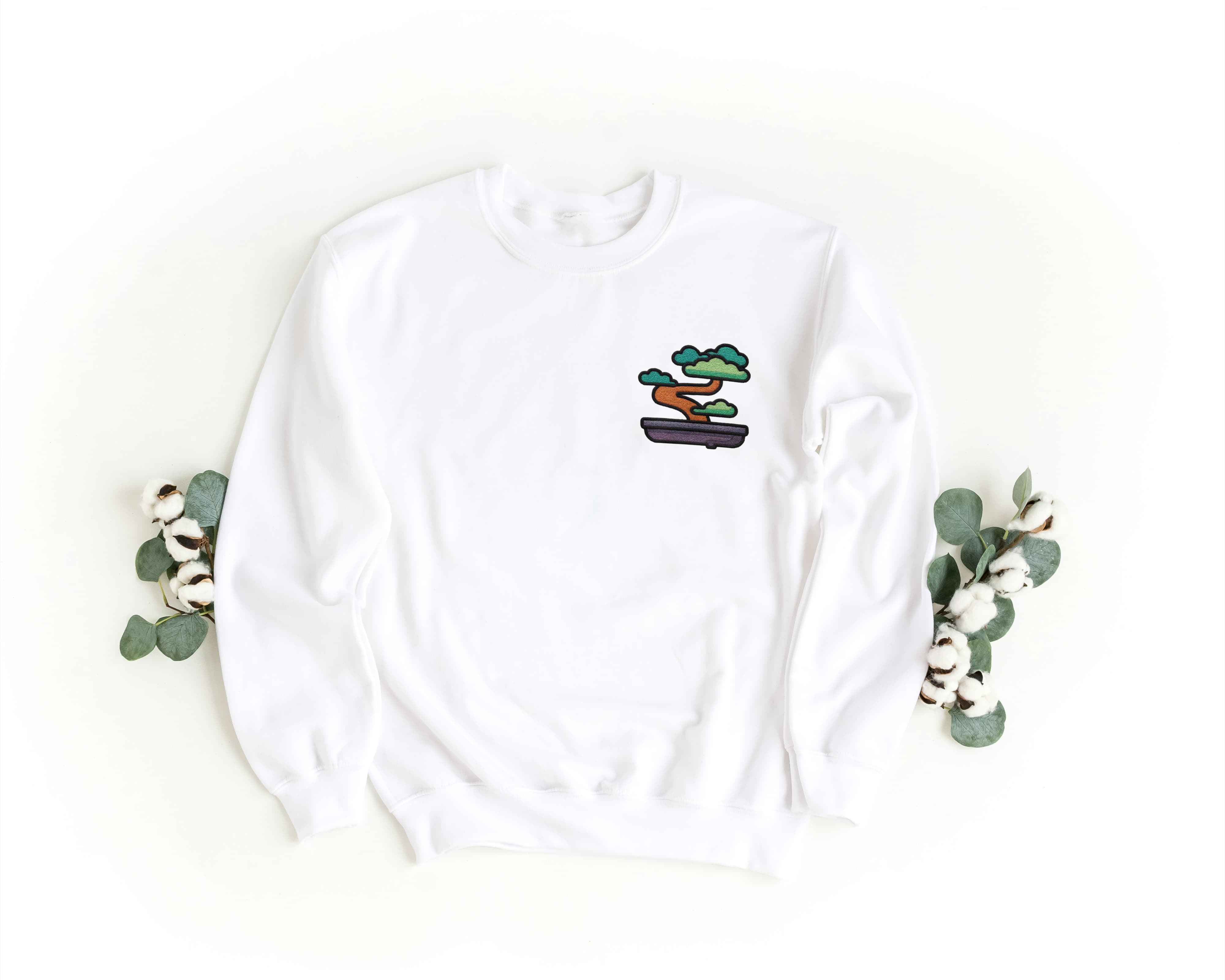 Felpa Ricamata Unisex a Girocollo – Morbida e Confortevole – Design Bonsai-Biiply