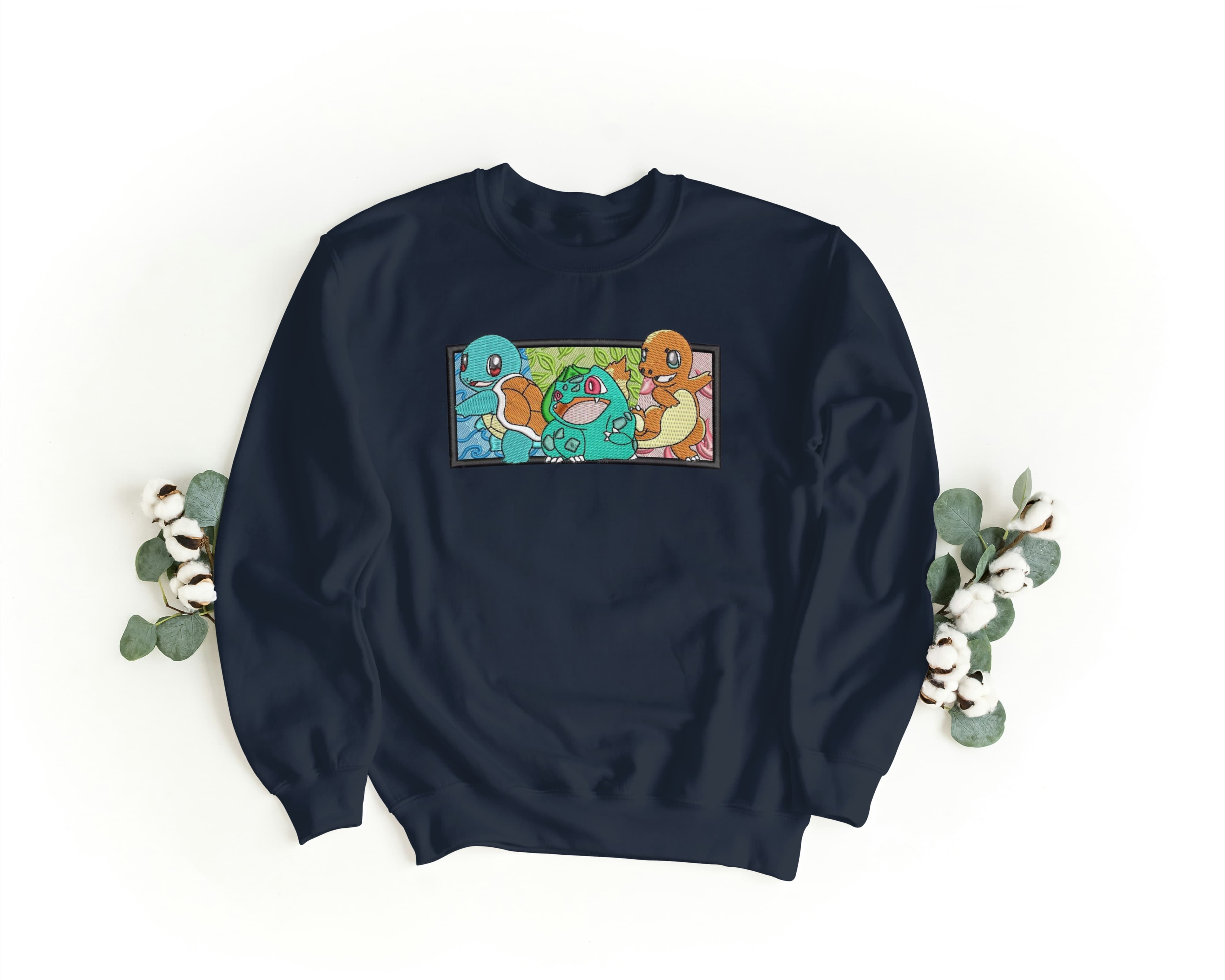 Felpa Ricamata Unisex a Girocollo – Morbida e Confortevole – Design Bulbasaur Charmander Squirtle-Biiply