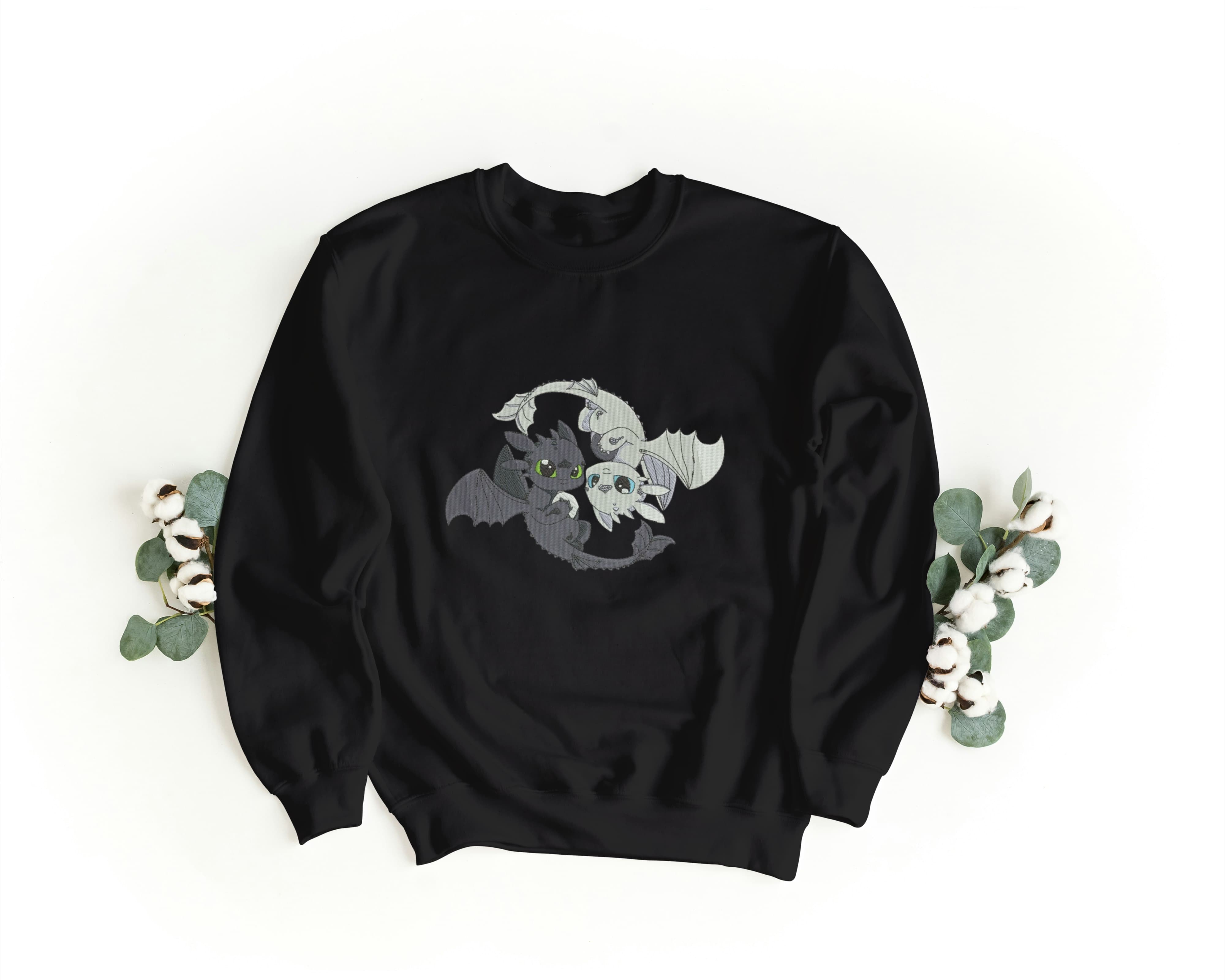 Felpa Ricamata Unisex a Girocollo – Morbida e Confortevole – Design Furia Buia e Bianca-Biiply