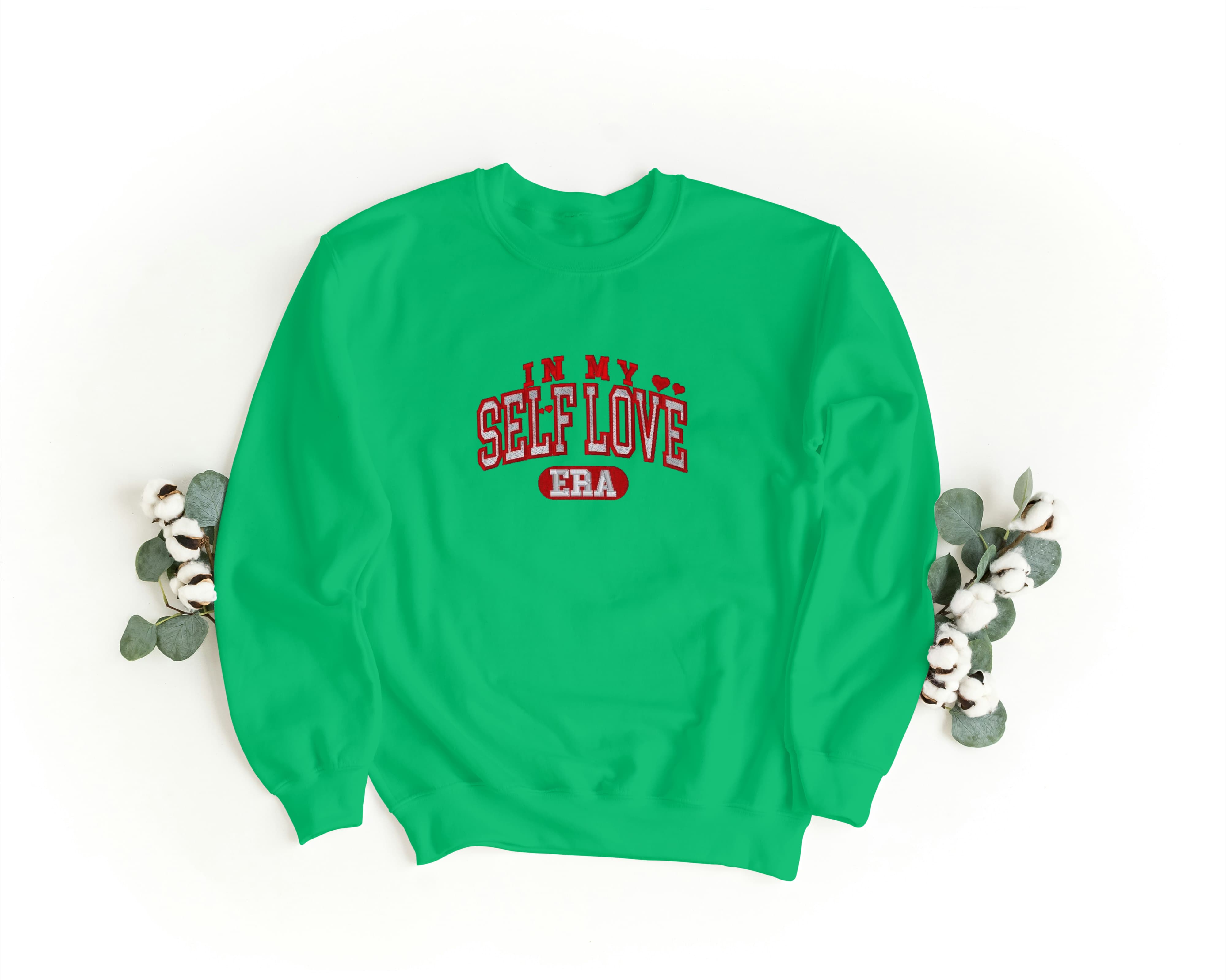 Felpa Ricamata Unisex a Girocollo – Morbida e Confortevole – Design In my self love era-Biiply