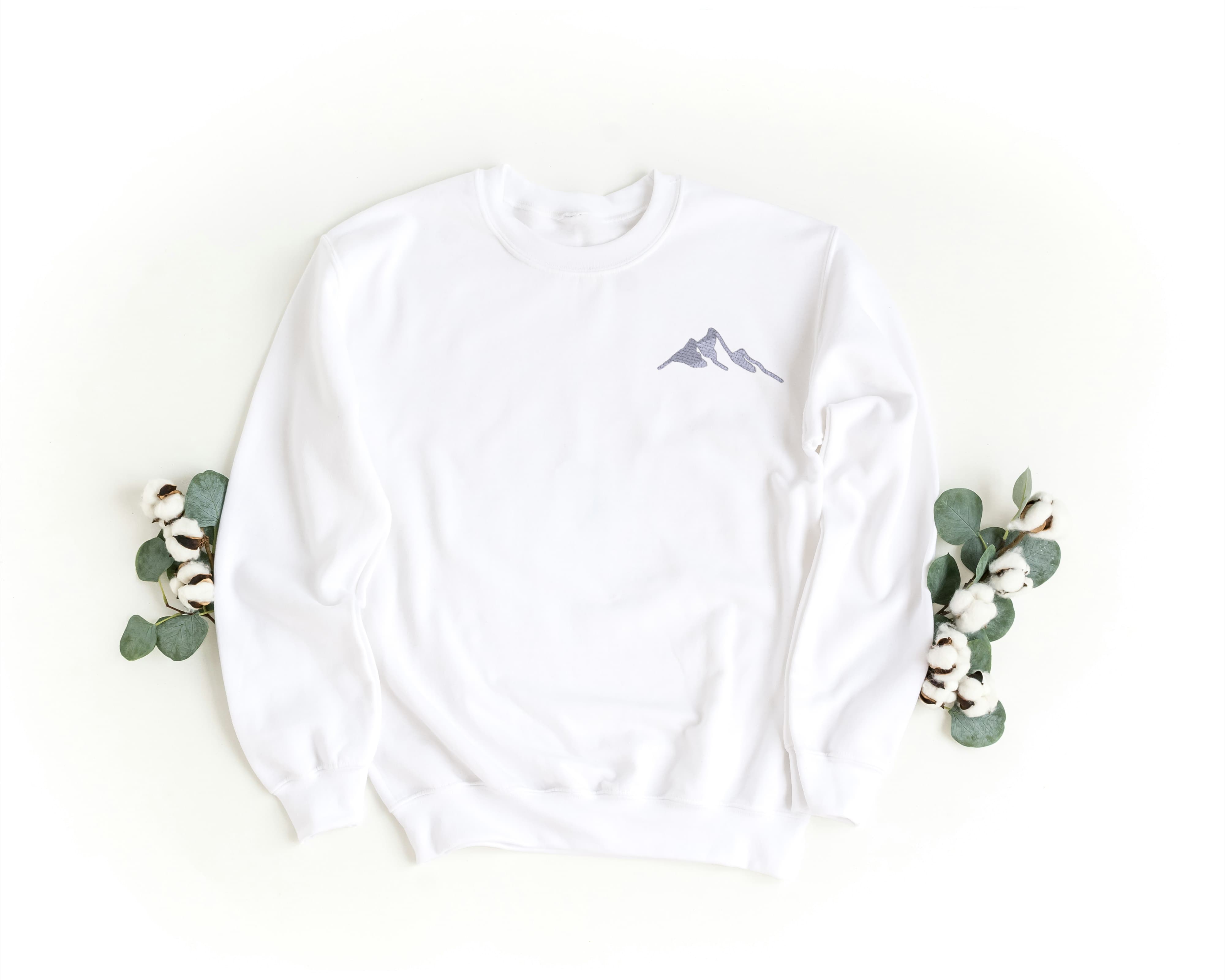 Felpa Ricamata Unisex a Girocollo – Morbida e Confortevole – Design Montagna-Biiply