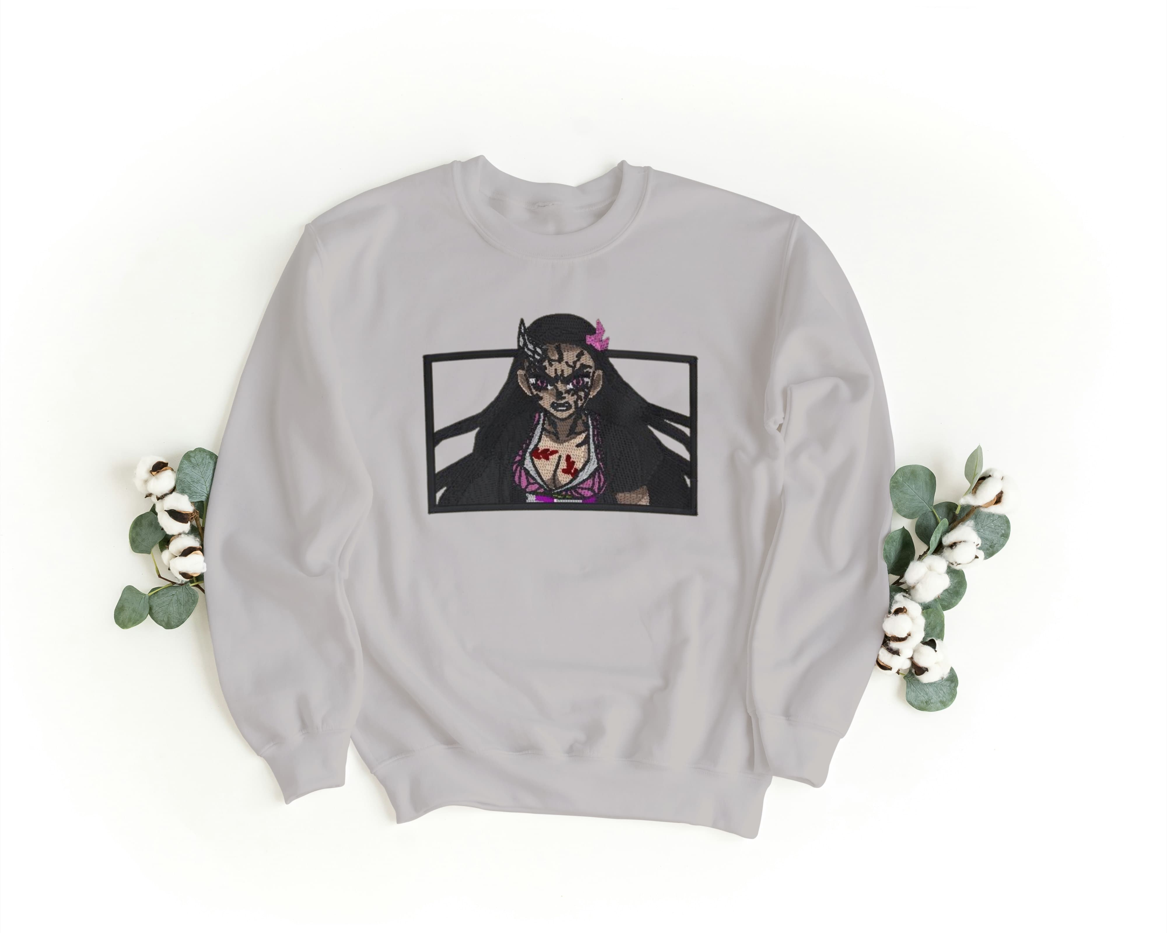 Felpa Ricamata Unisex a Girocollo – Morbida e Confortevole – Design Nezuko-Biiply
