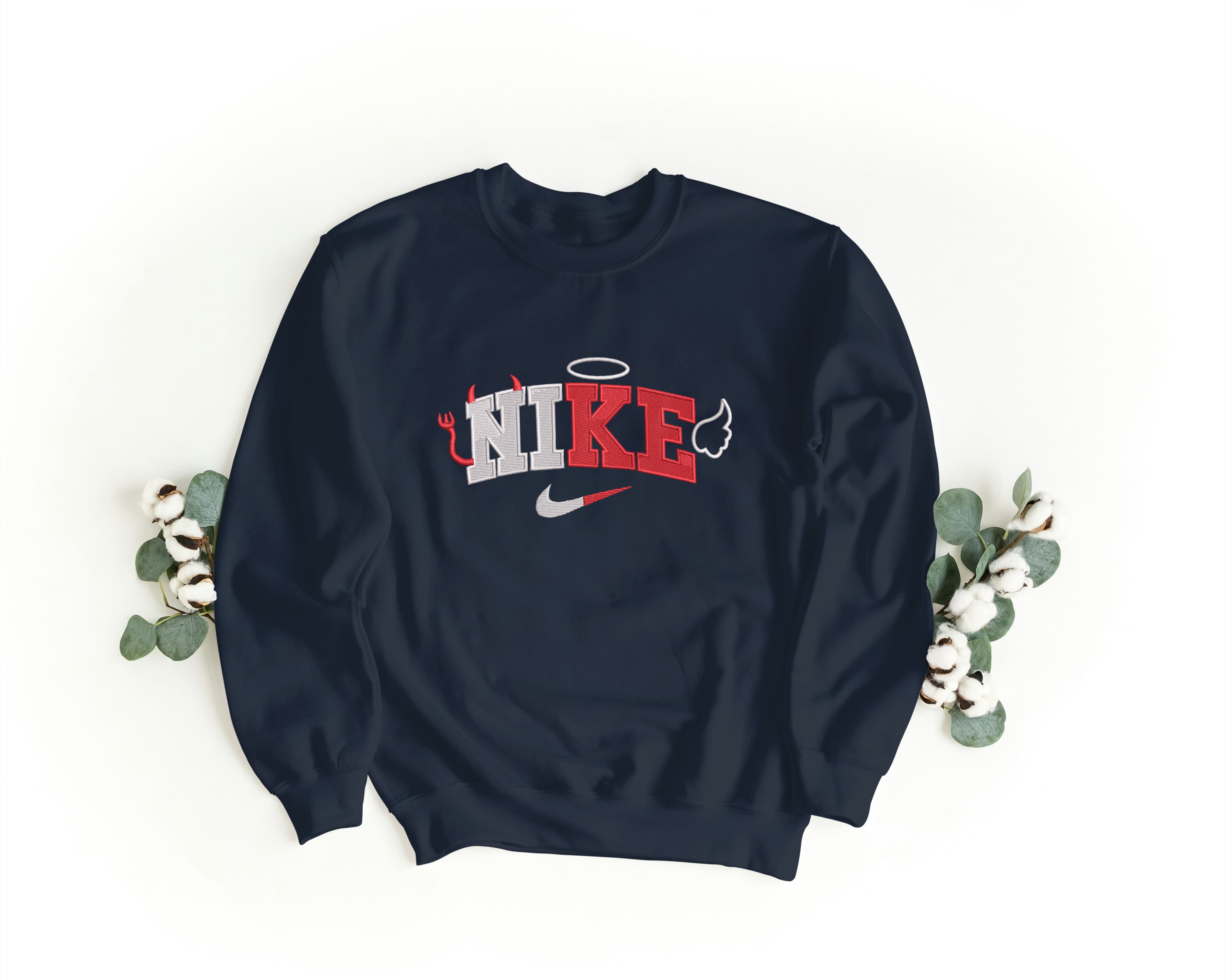 Felpa Ricamata Unisex a Girocollo – Morbida e Confortevole – Design Nike Angel & Devil-Biiply