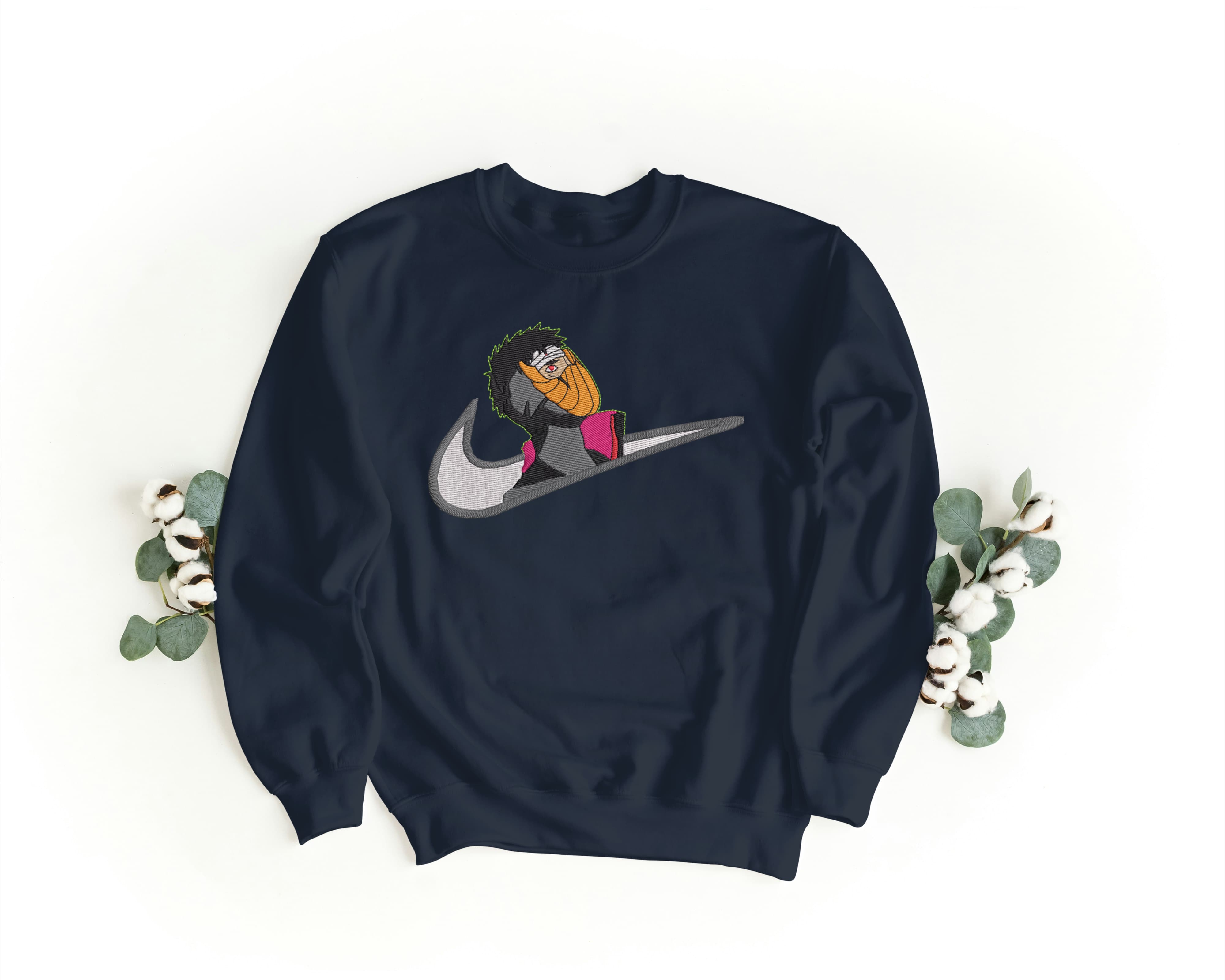 Felpa Ricamata Unisex a Girocollo – Morbida e Confortevole – Design Obito-Biiply