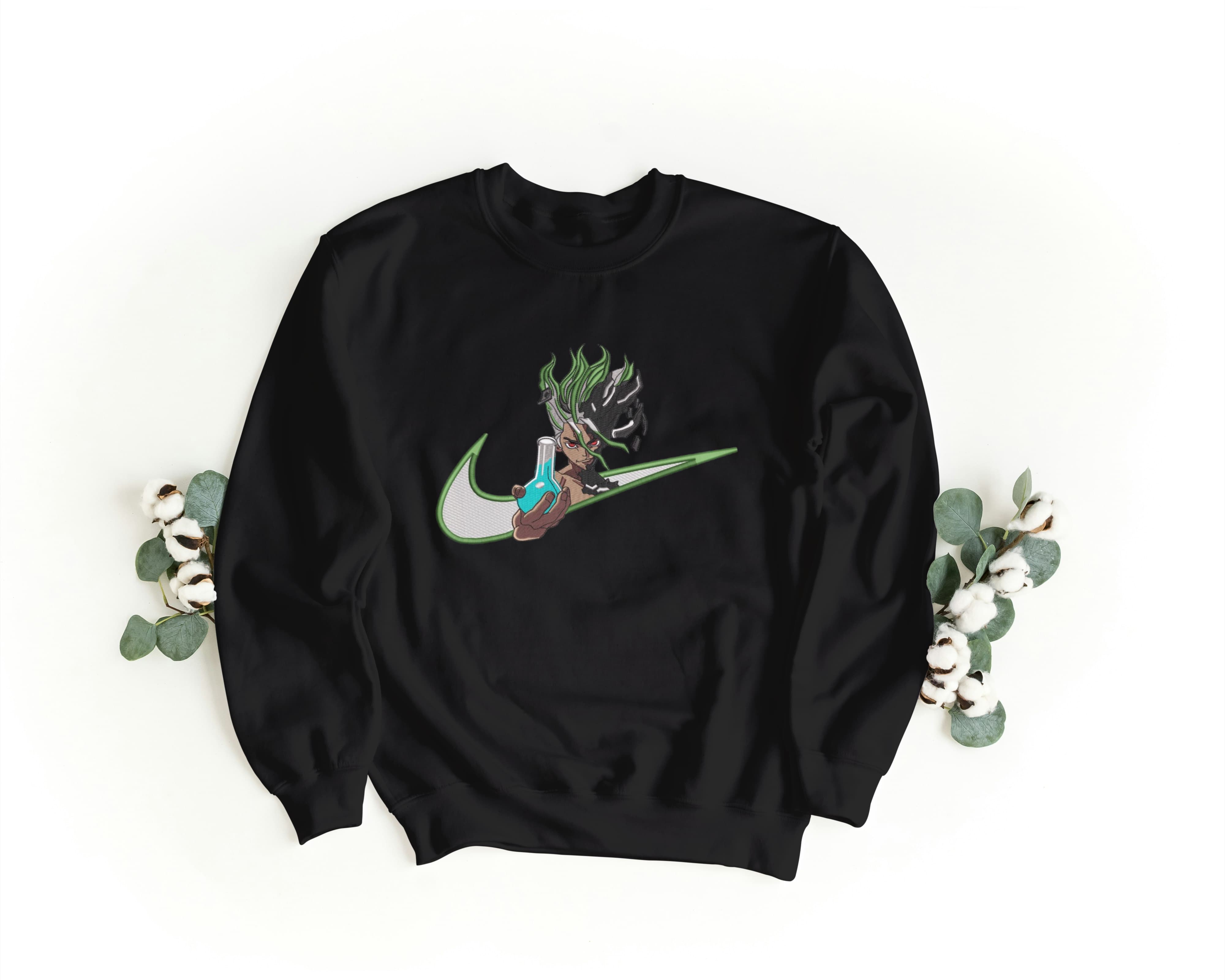 Felpa Ricamata Unisex a Girocollo – Morbida e Confortevole – Design Senku-Biiply