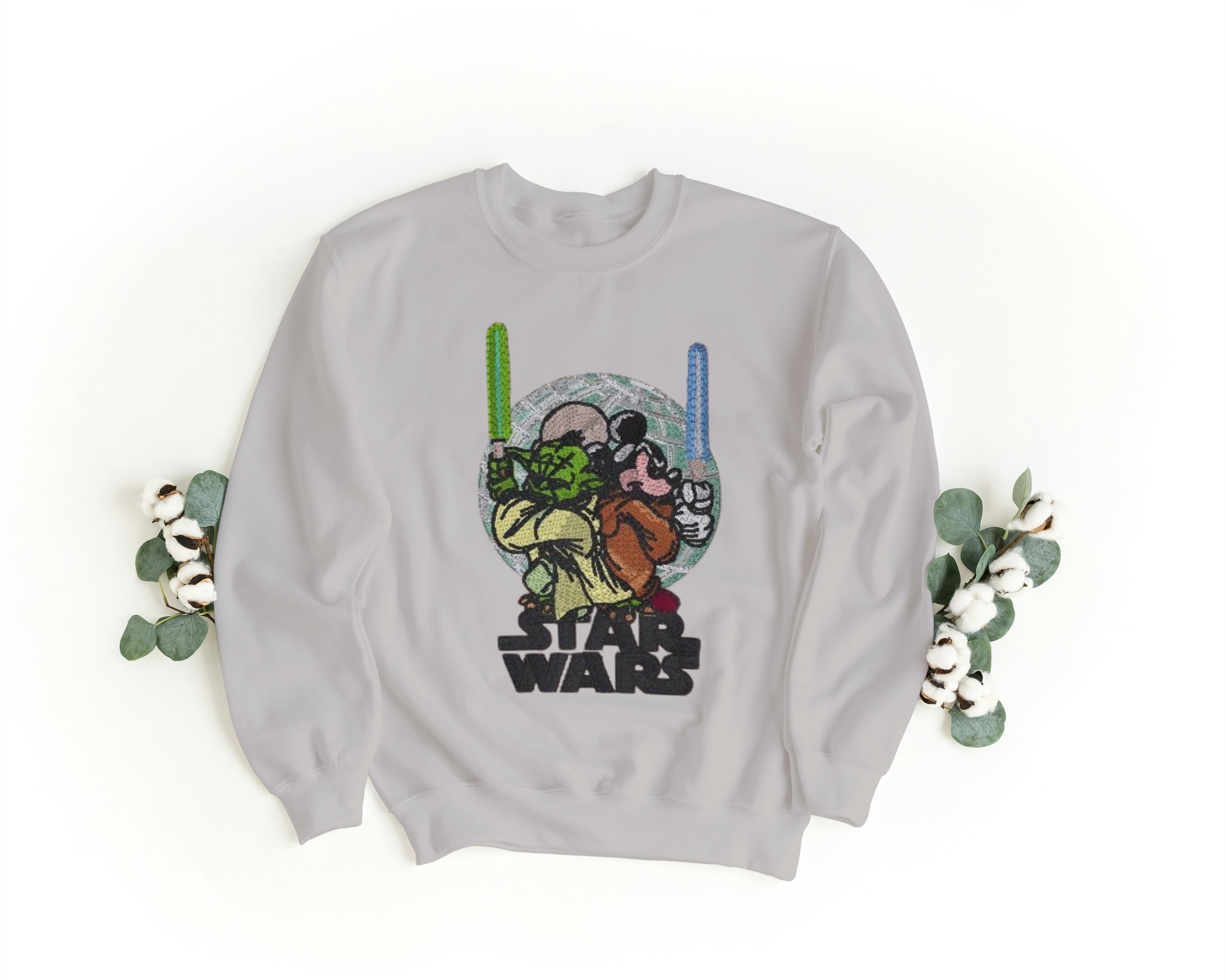 Felpa Ricamata Unisex a Girocollo – Morbida e Confortevole – Design Star Wars Topolino + Yoda-Biiply
