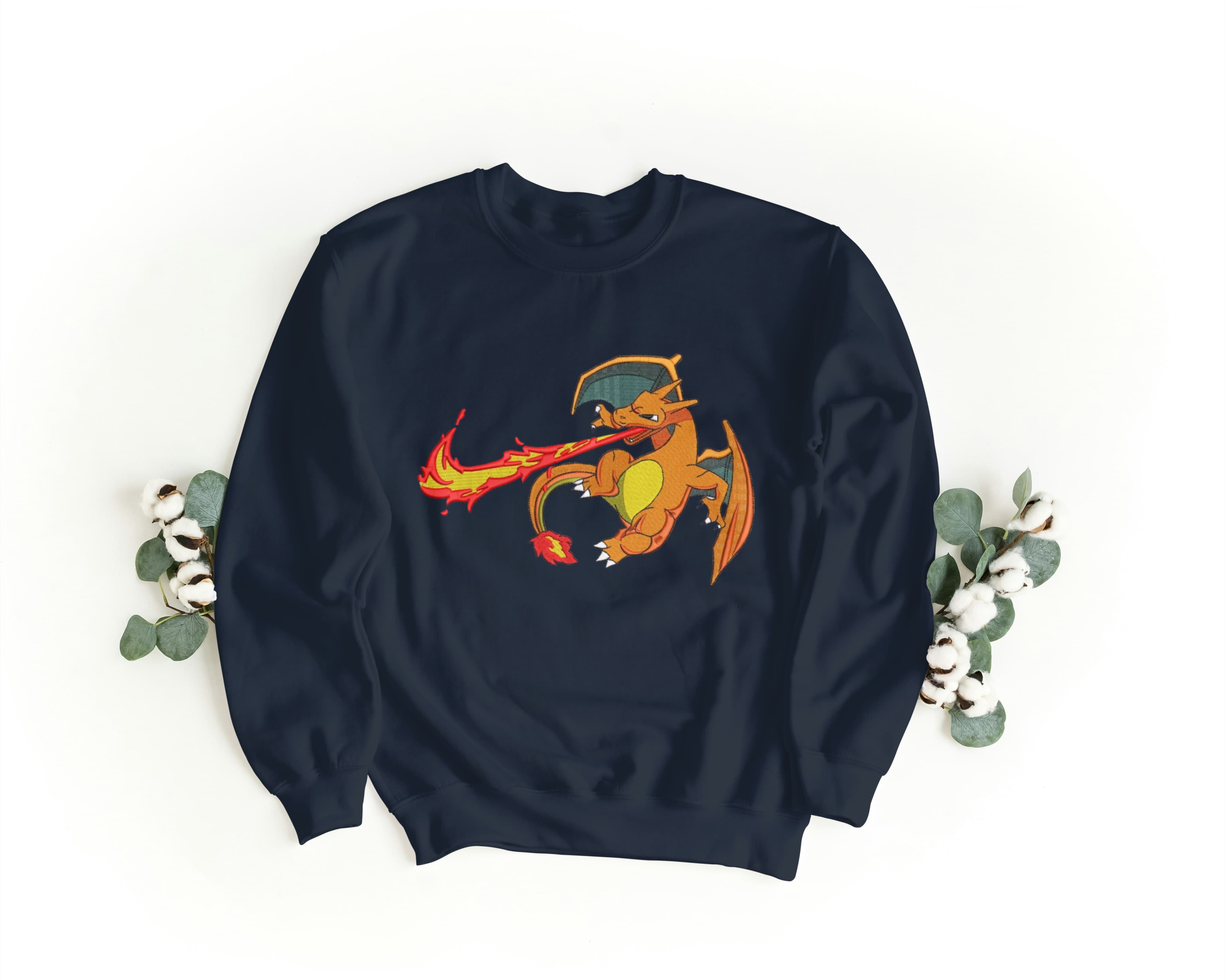 Felpa Ricamata Unisex a Girocollo – Morbida e Confortevole – Design Swoosh + Charizard-Biiply